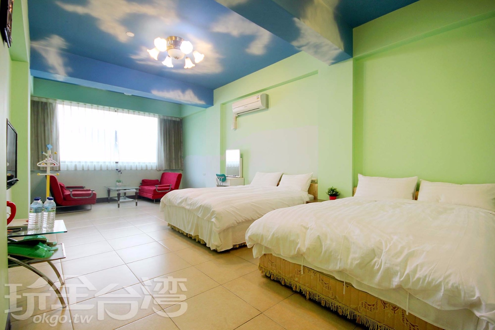 Sun Moon Lake Apple Green Four Living Room Tour in an Art Homestay