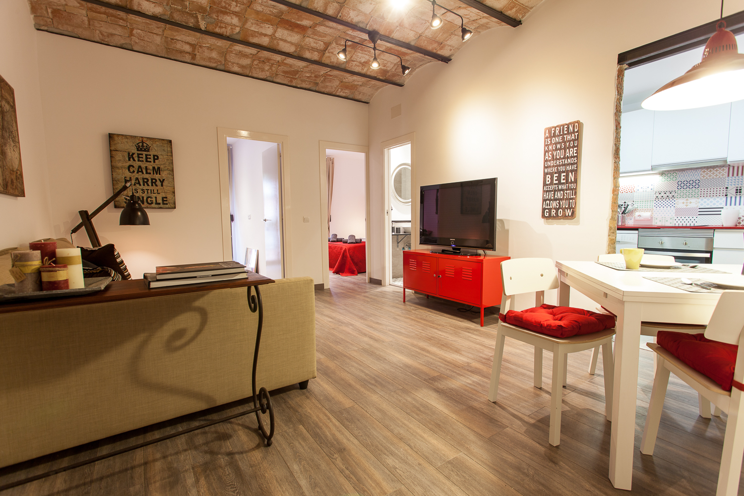 CENTRAL & BEAUTIFUL APARTMENT / BCN