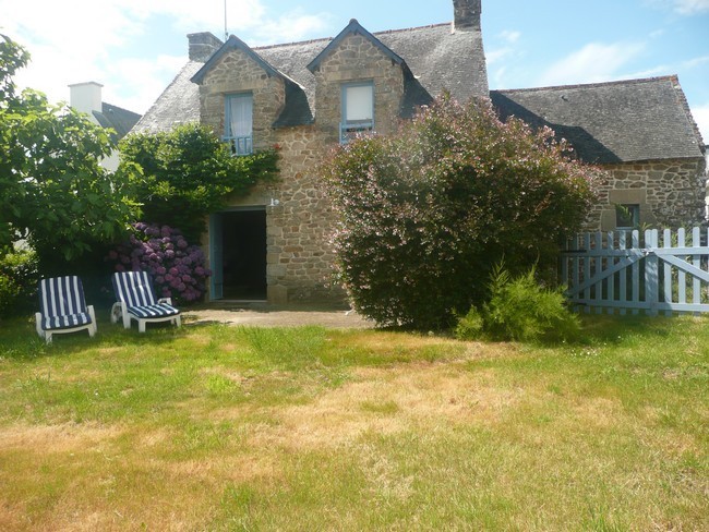 Fisherman house with sea view fireplace,linen provided, wifi