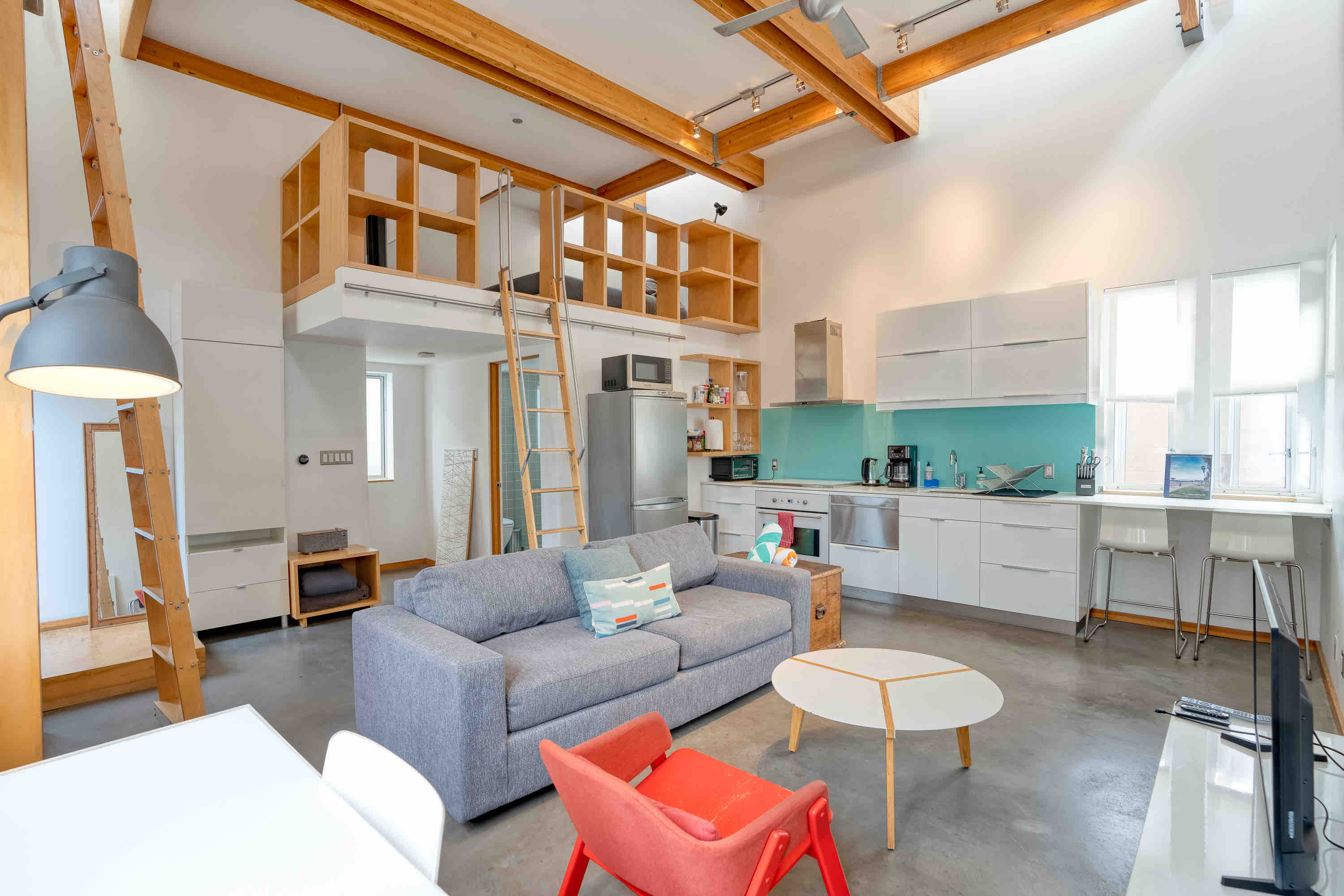 Modern Studio Loft + Roof Deck Steps from Beach