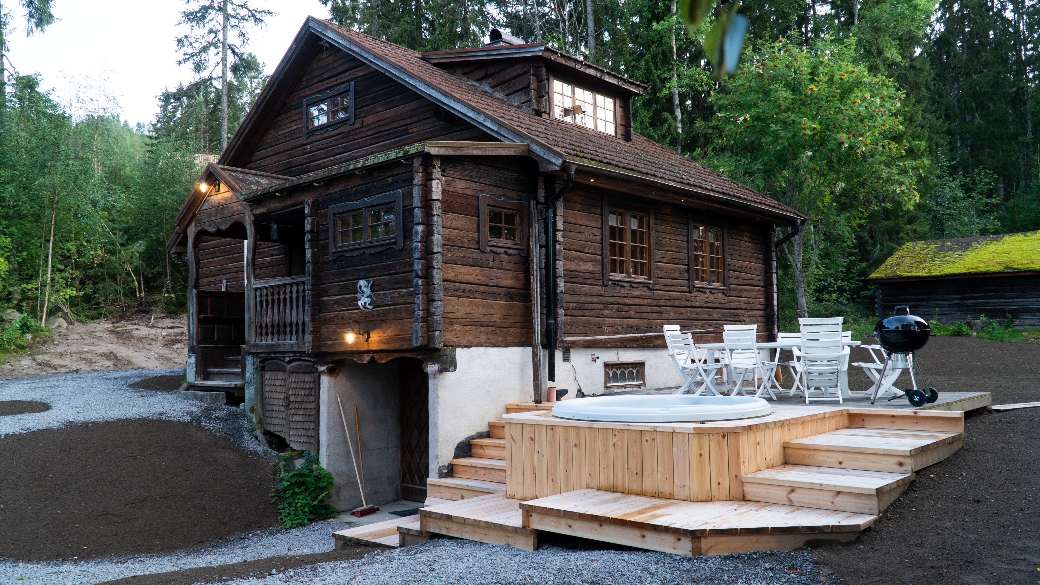 Large charming cottage 50m from lakefront and lift