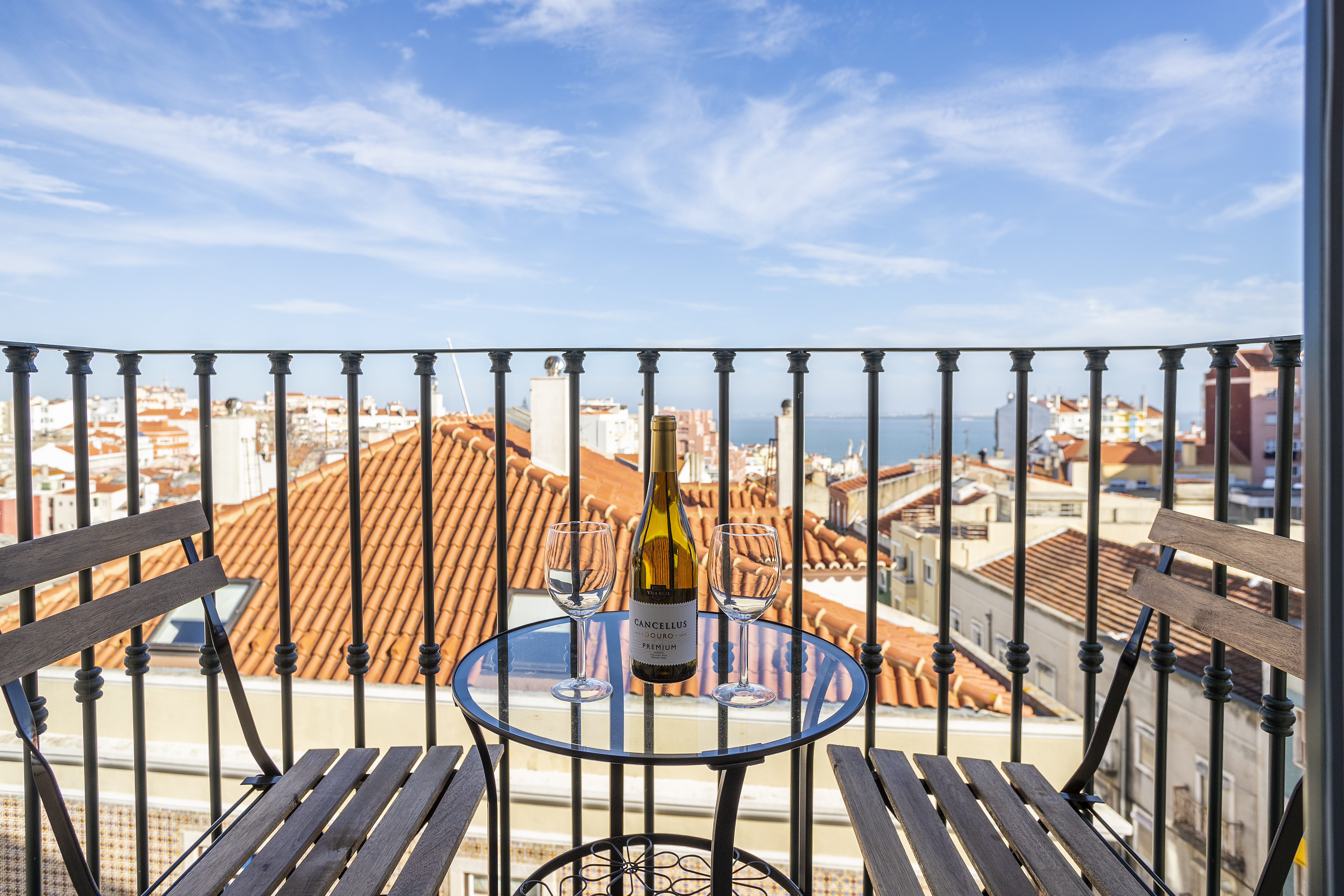Tram 28 - Marvelous Balcony & Tagus River Views 3D