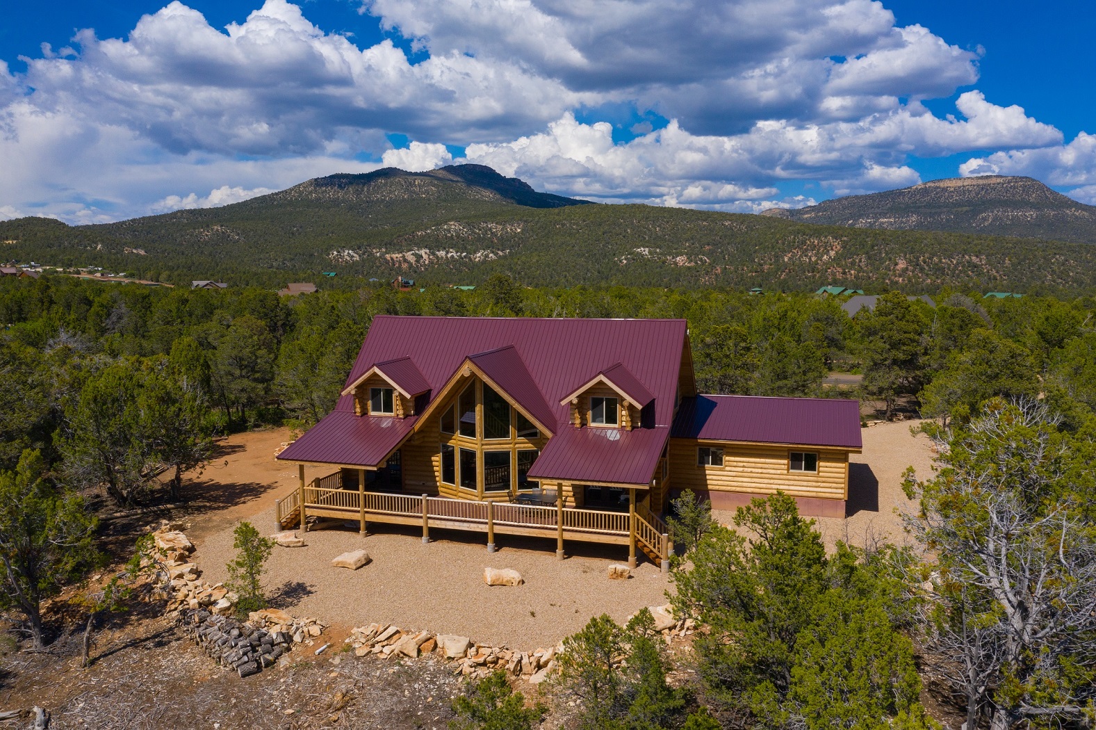 5 Bedroom Log Cabin by Zion National Park Cabins for Rent in