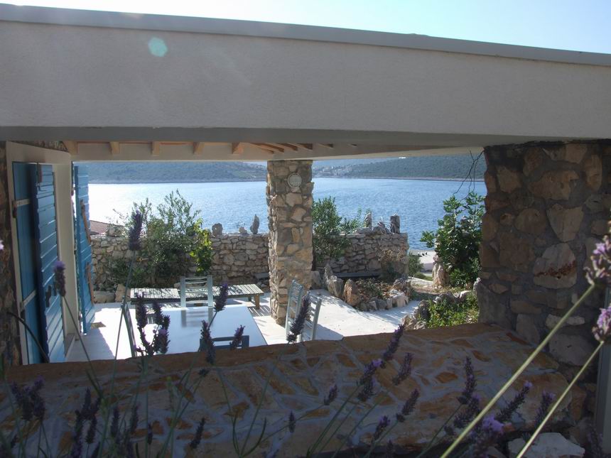 Small stone authentic house (2+1) by Beach, Sevid!