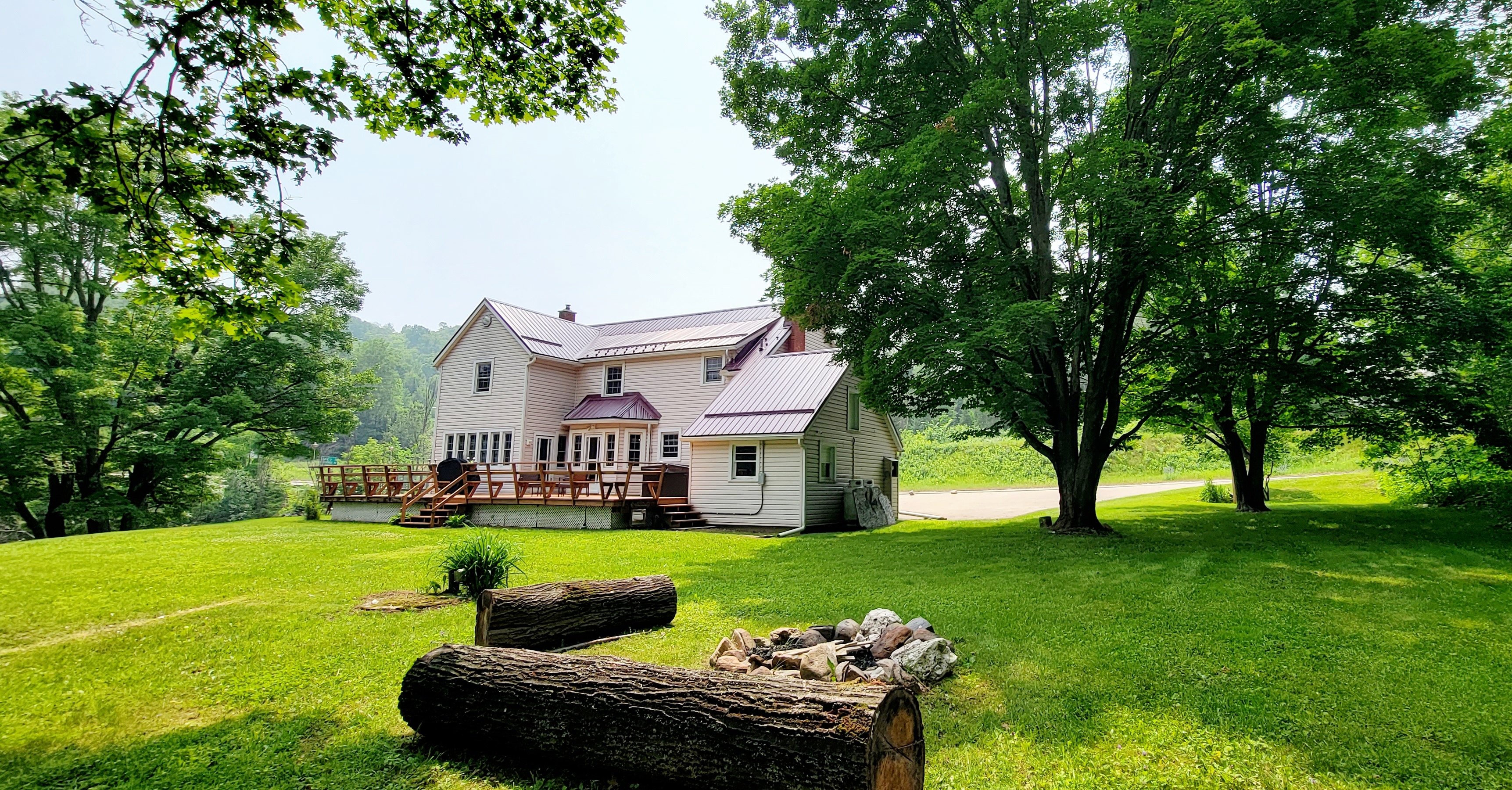 Riverfront, Hottub, ATV/ Snowmobile trail opposite