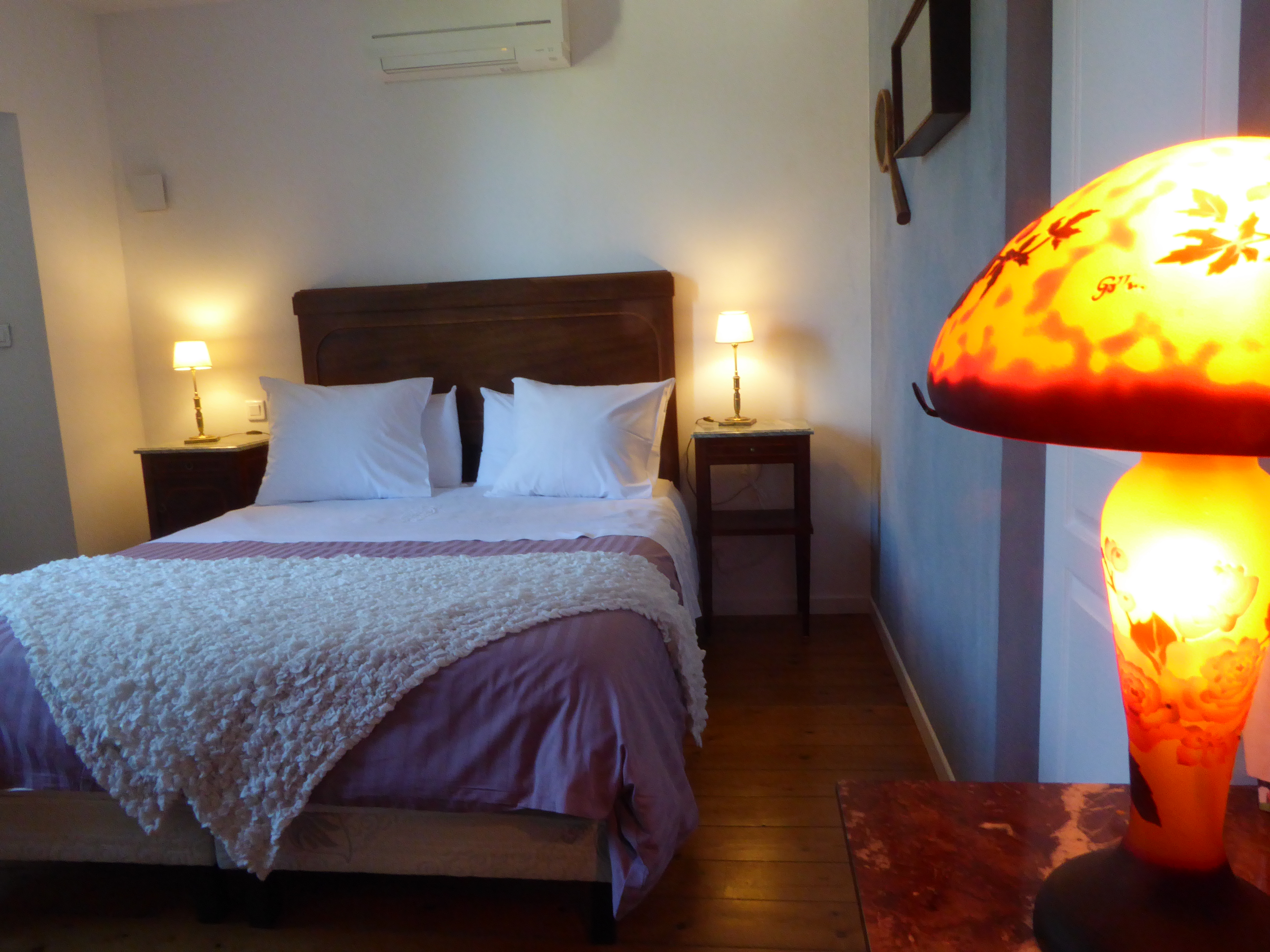 room Charleston in La Bastide, Bordeaux