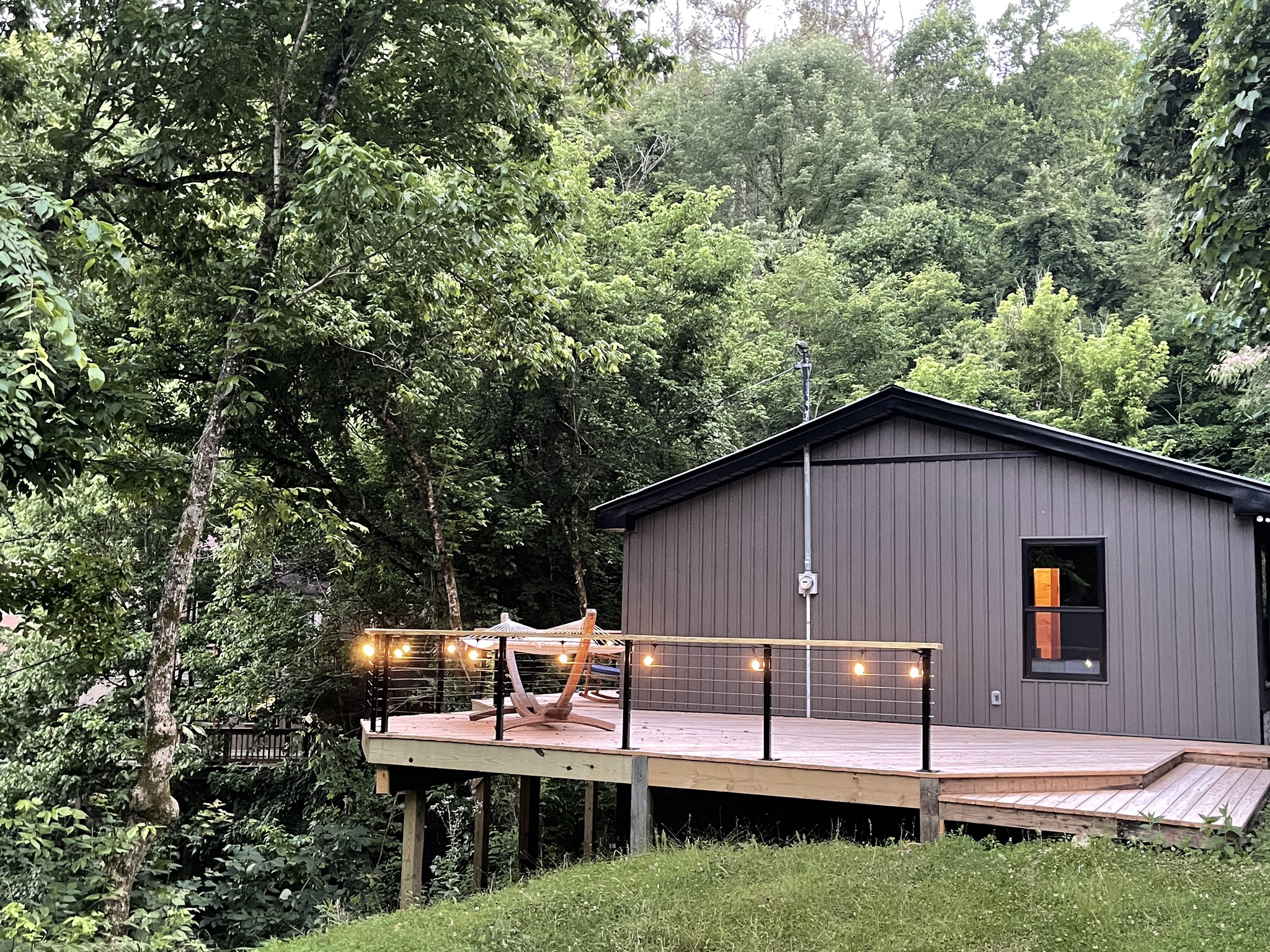 The Little Lake House at Center Hill Lake Cabins for Rent in