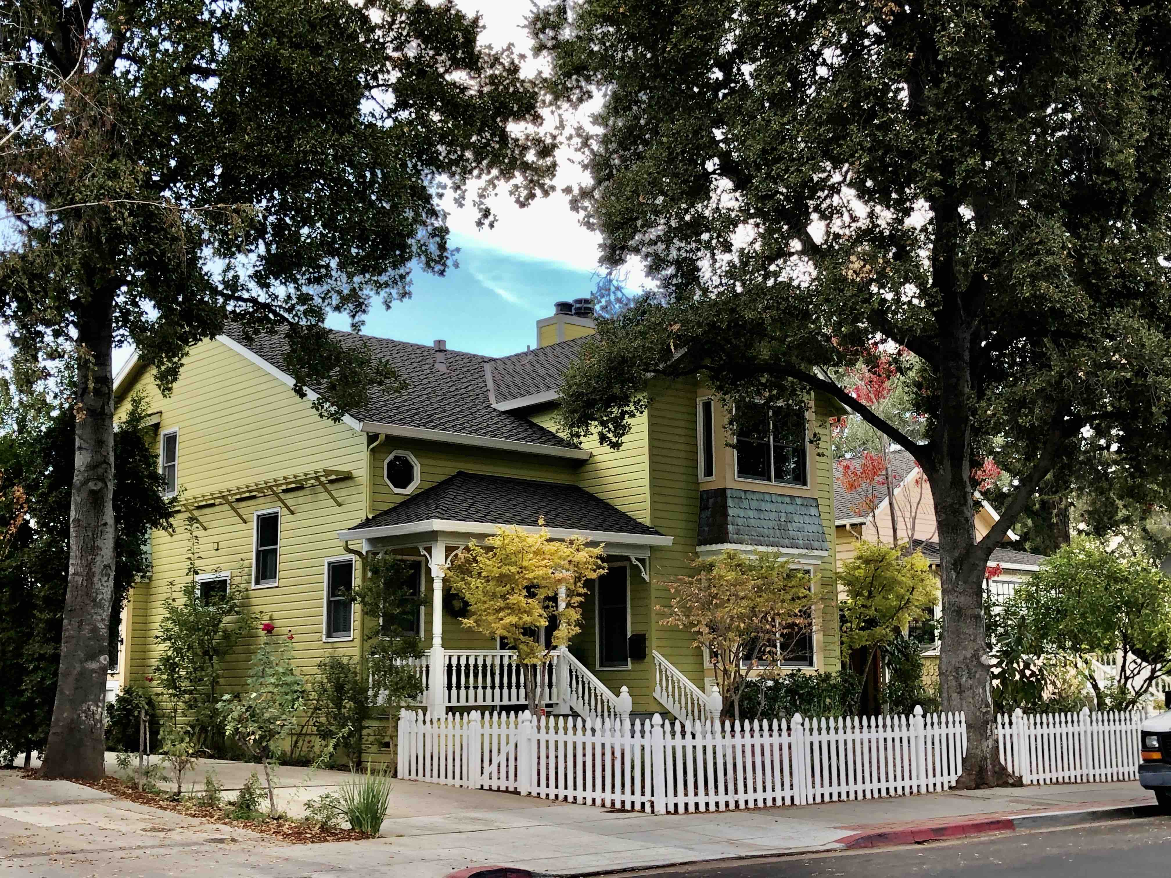 Beautiful downtown home. Freshly remodeled.