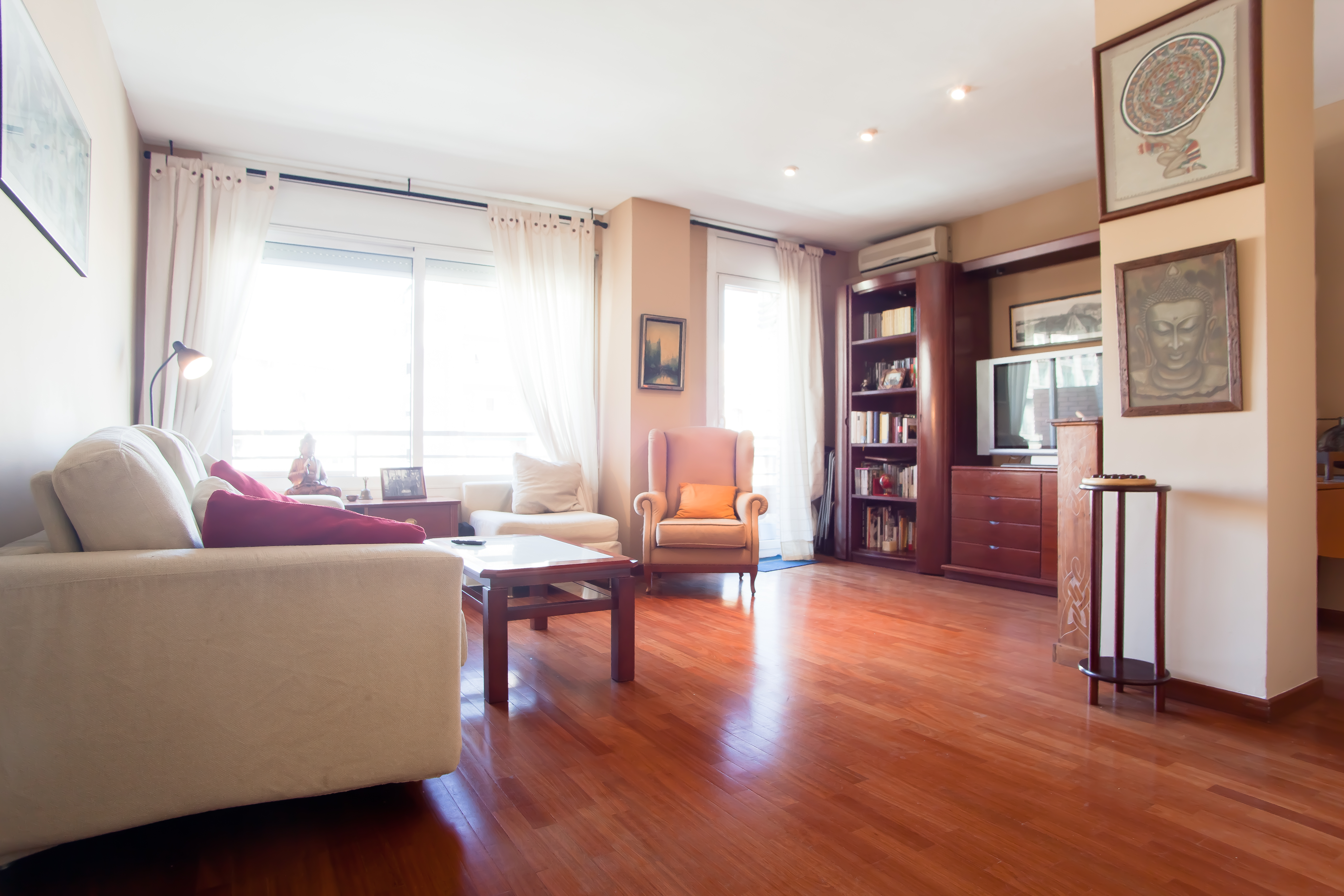 A charming 3 bedroom apartment with balcony