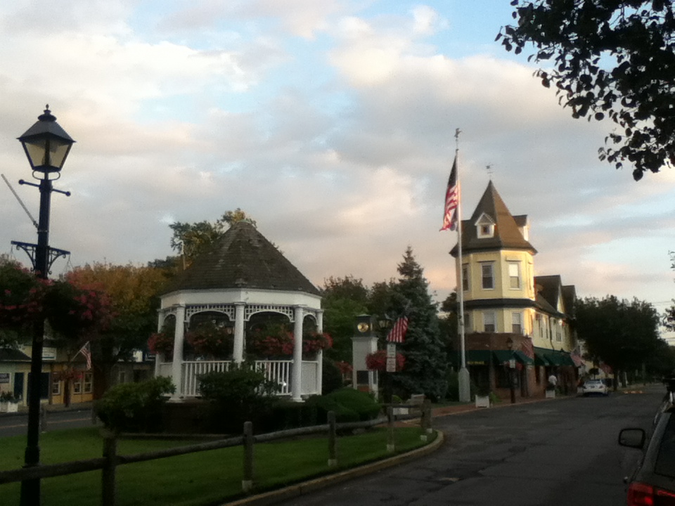 Amityville Village Centrum Apartments for Rent in Amityville, New