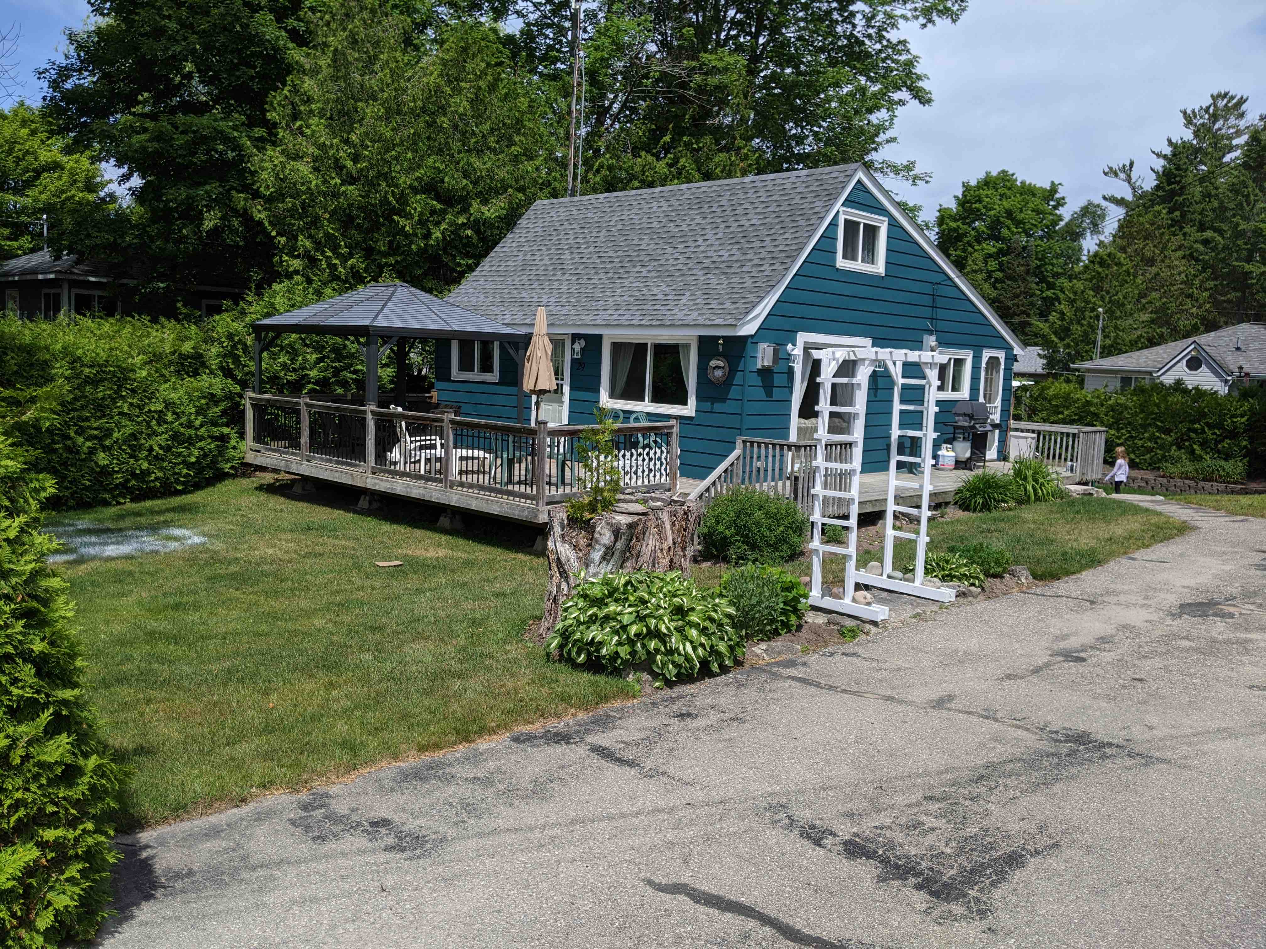 Sunny Cottage in Sauble Beach