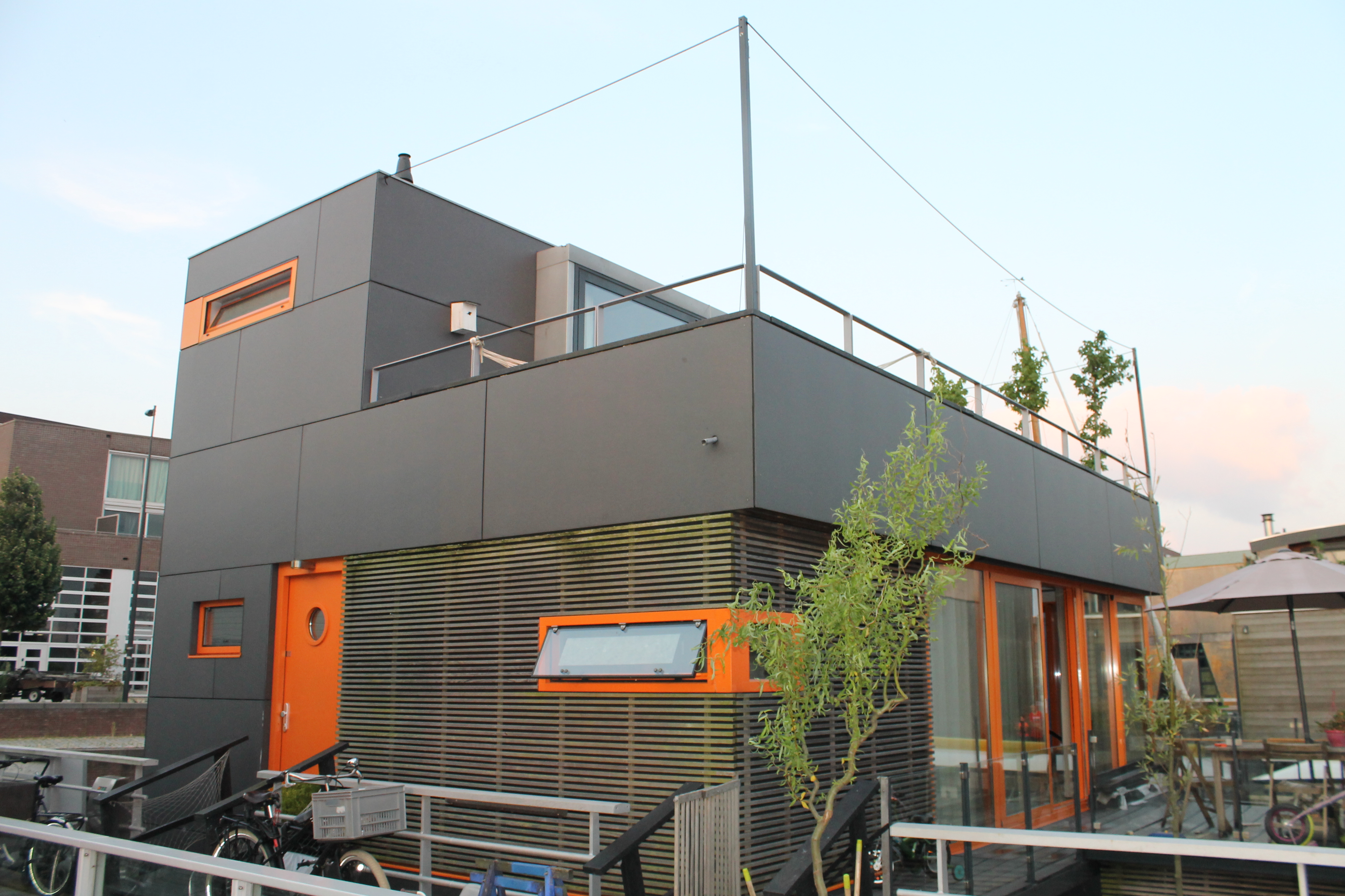 Private studio Modern Houseboat Large Roof Terrace
