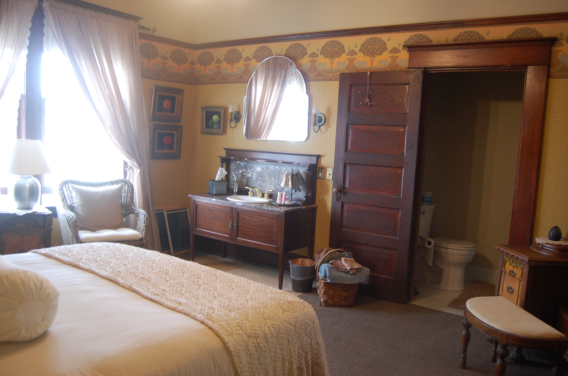 Historic Lady Florence Queen 1 Houses for Rent in Stanwood, Washington, United States Airbnb