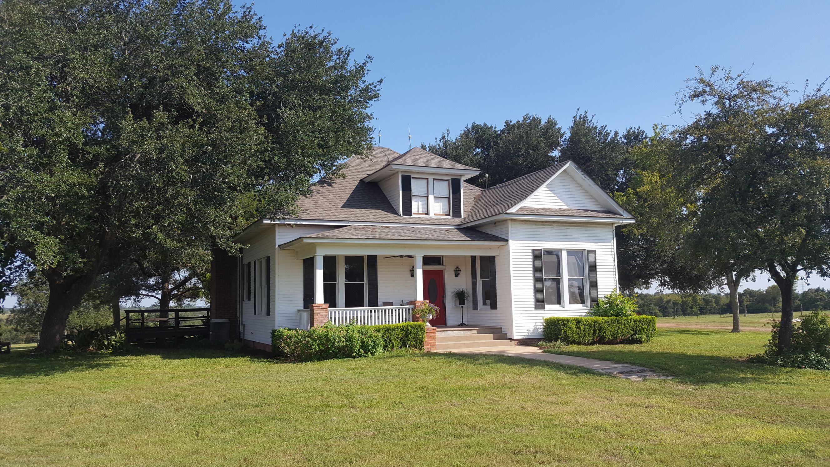 A Farmhouse at Sommerfeld Place