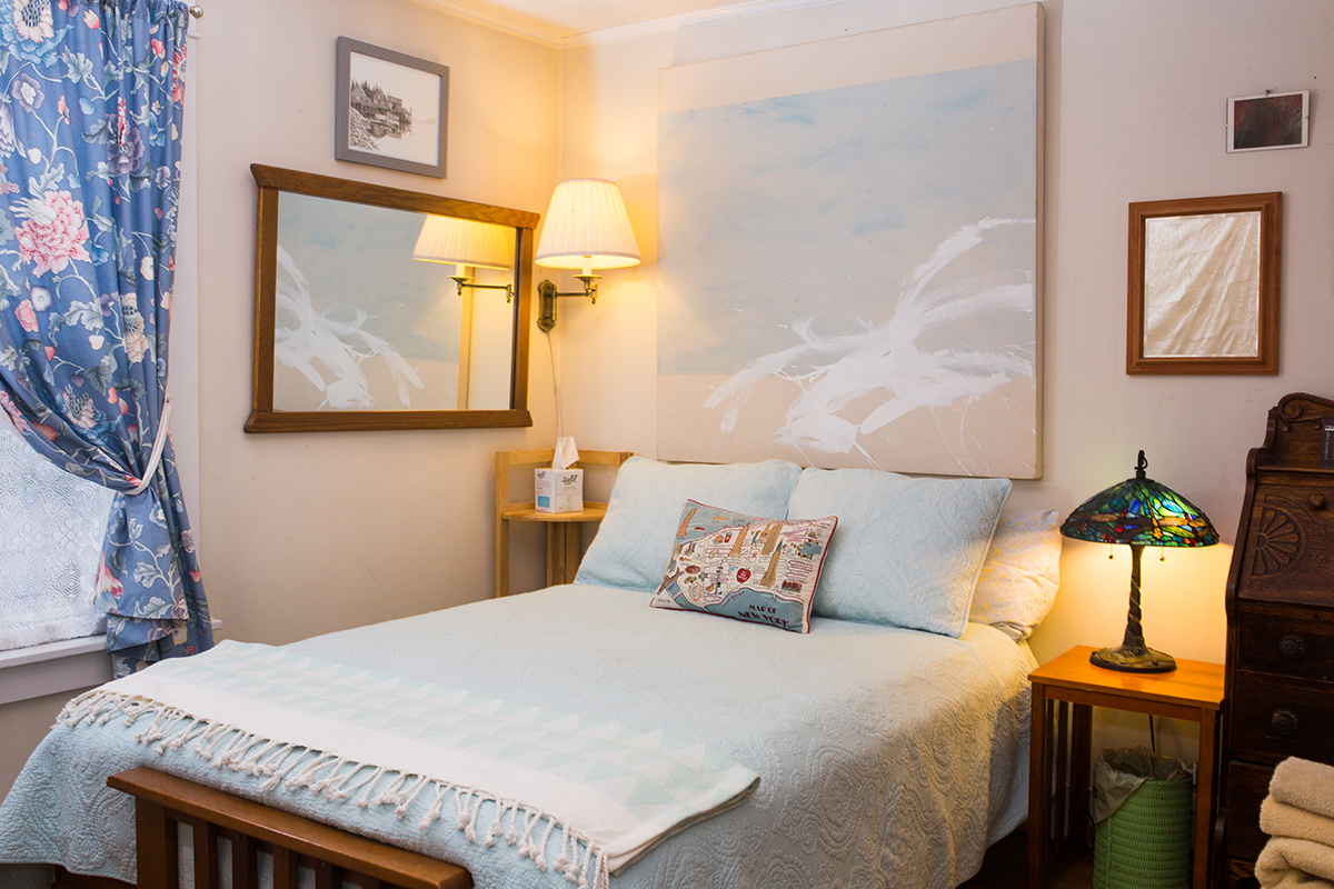 Charming Old North End bungalow Bungalows for Rent in Burlington, Vermont, United States