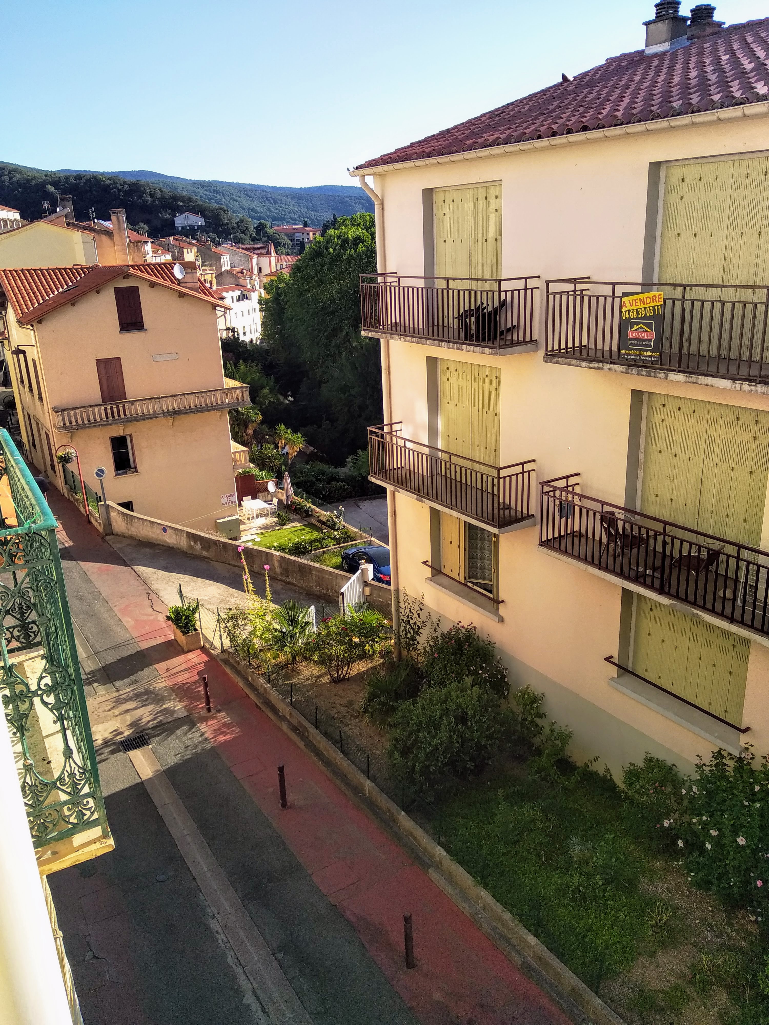 T1 32m² at 100m des cures