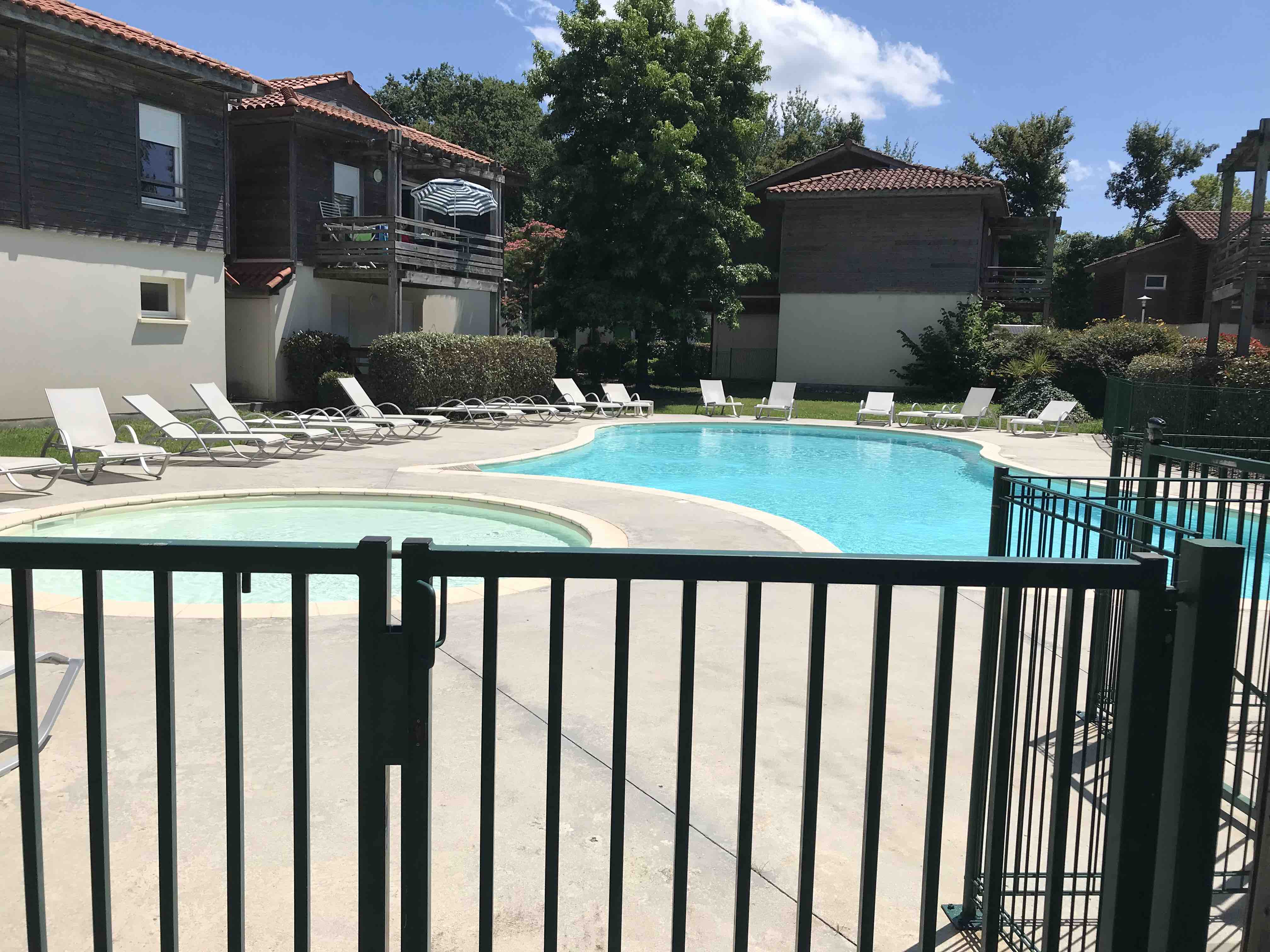 Beautiful apartment T3 in residence 50m from the lake