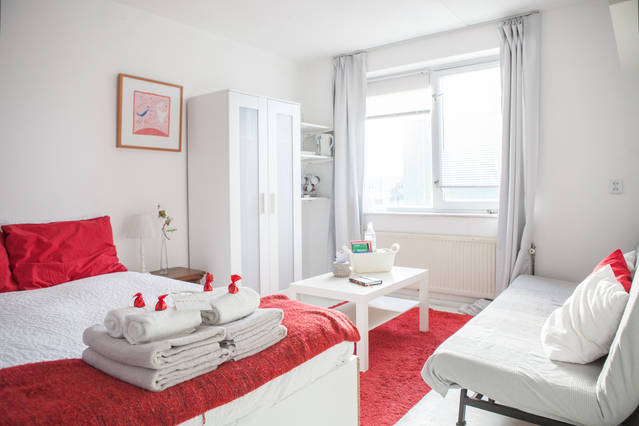The Rooms Up & Downstairs - Free parking — Amsterdam stay