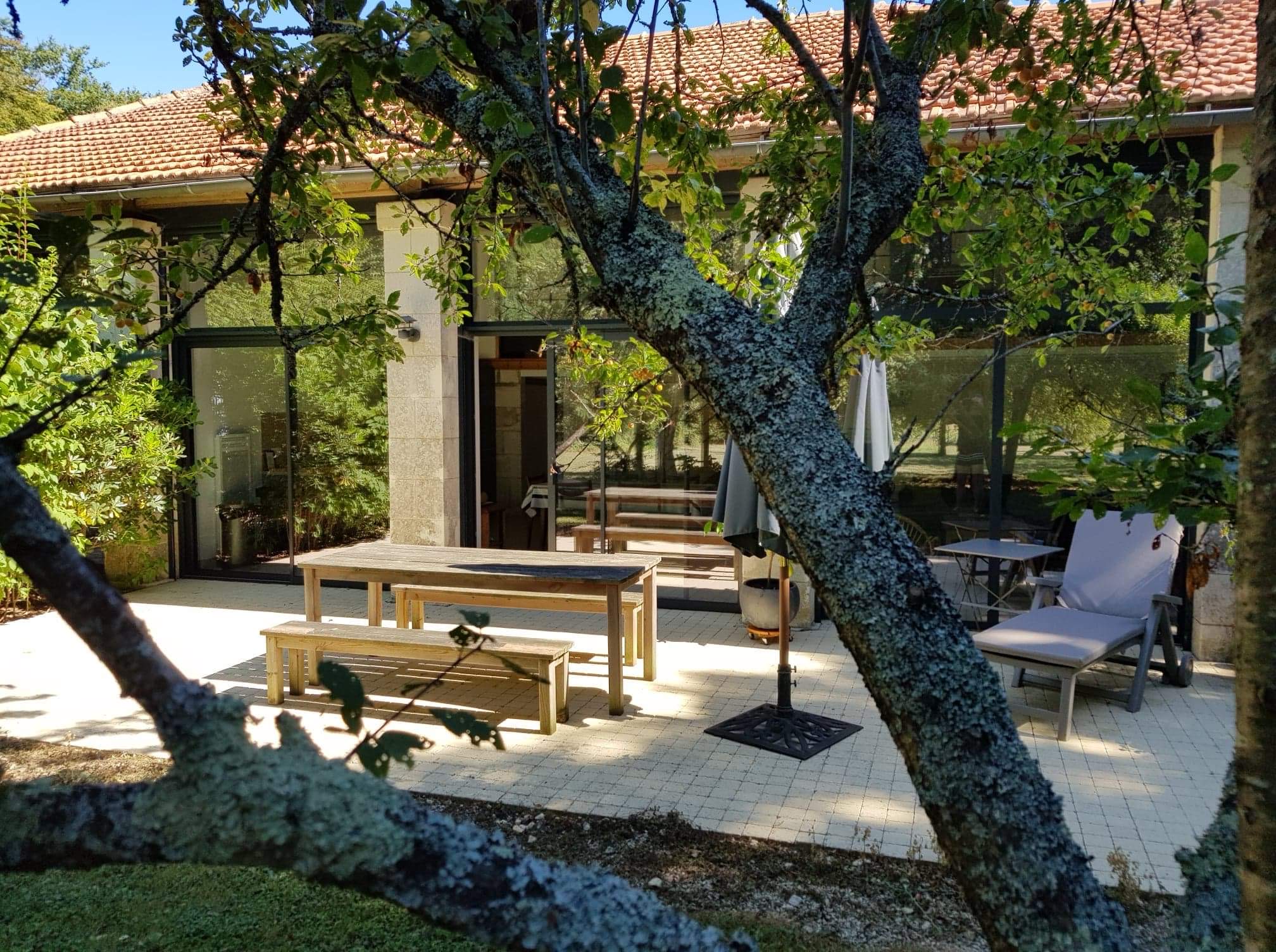 Large 4* *** quiet cottage, close to Les Thermes