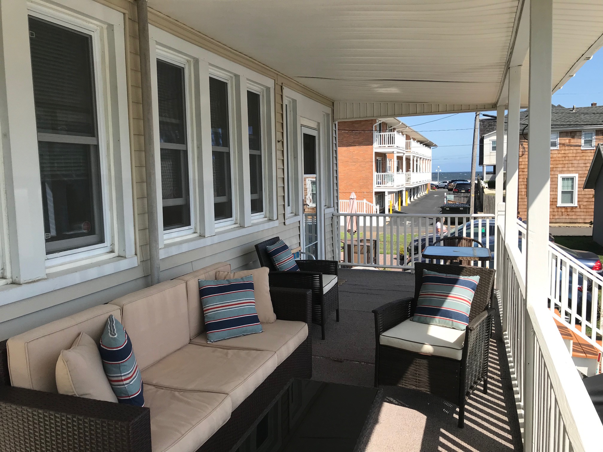 1 BR Apt less than a block from Avon Beach