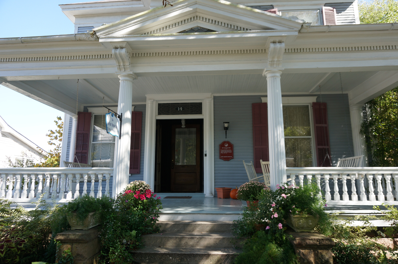 Taylor House Bed and Breakfast Bed and breakfasts for Rent in