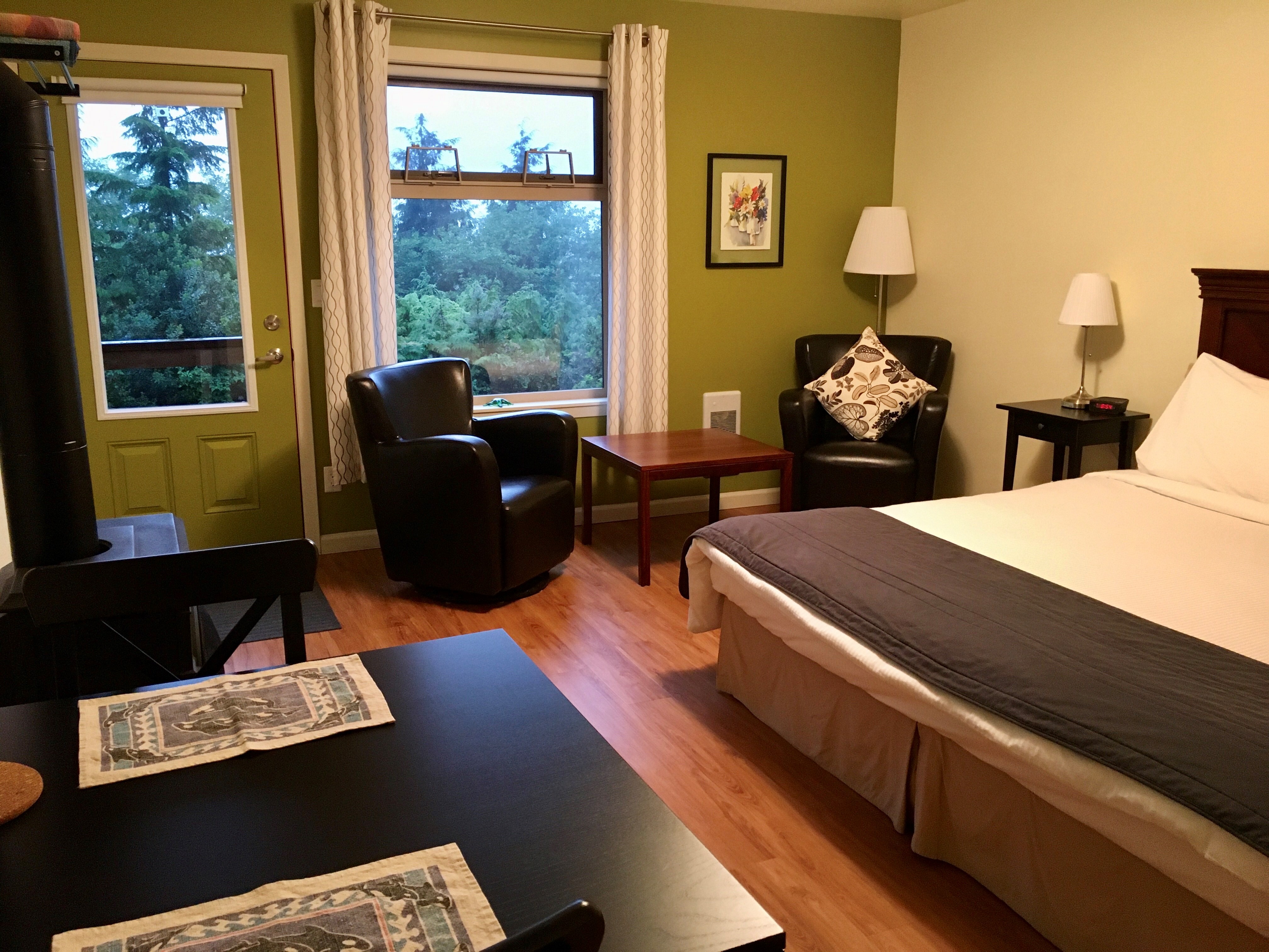 Hilltop Haven. Your home away from home.