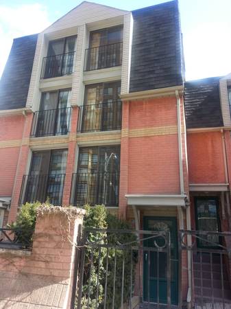 Gorgeous Townhouse in Downtown in Church-Yonge Corridor, Toronto