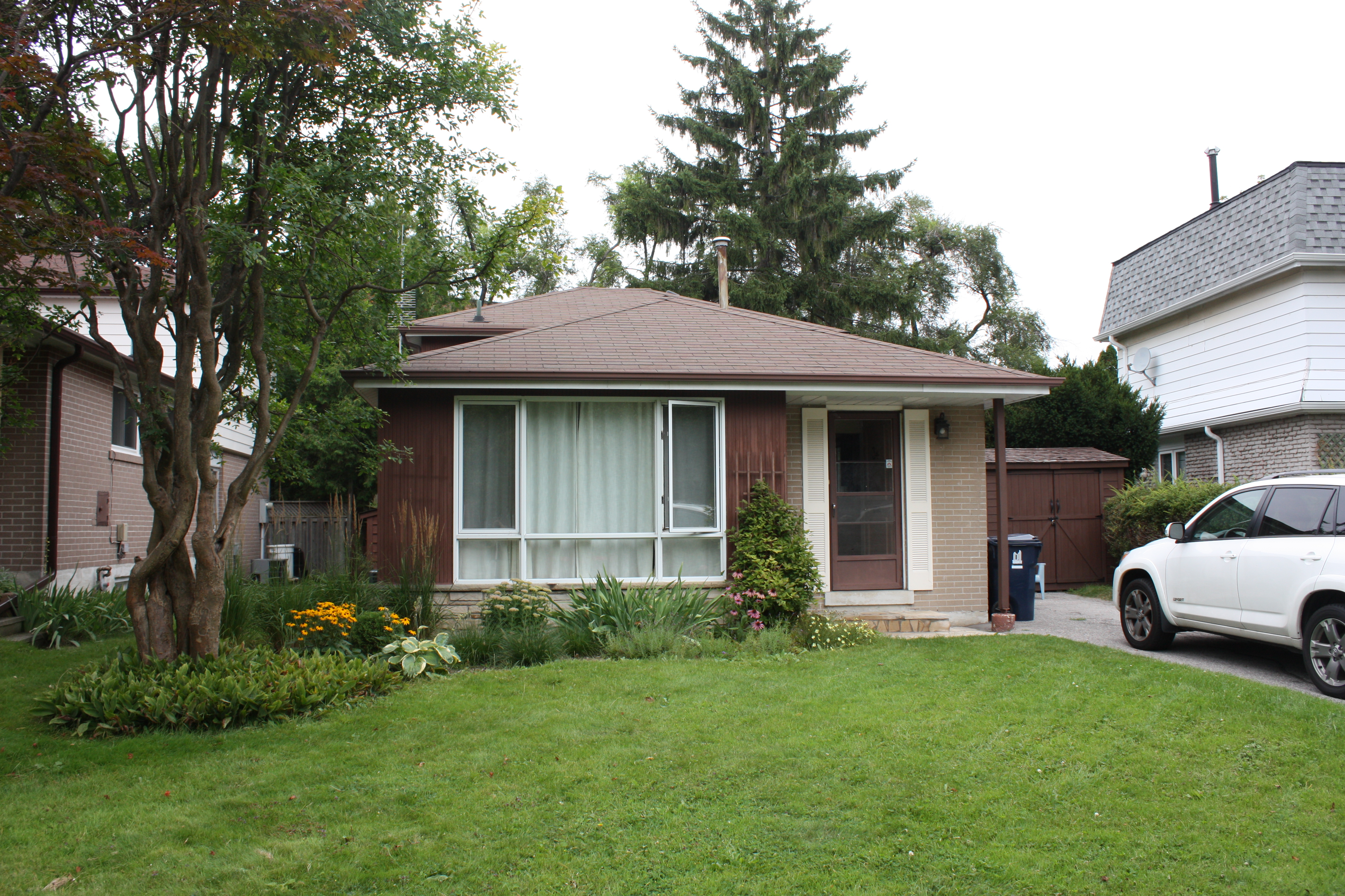 Pan Am Games 3 Bedroom w/parking in Guildwood, Toronto