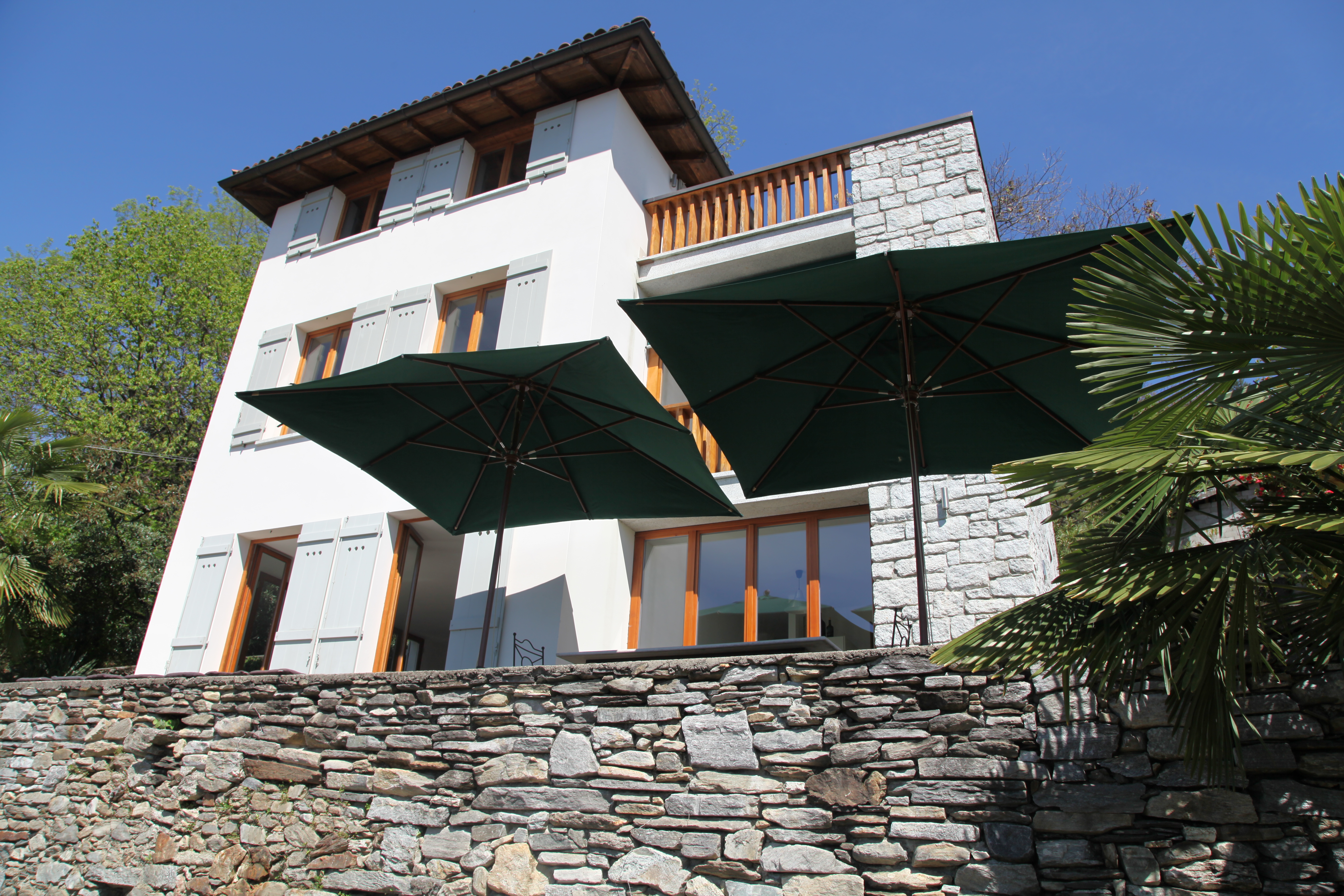 House with fantastic views of Lake Maggiore