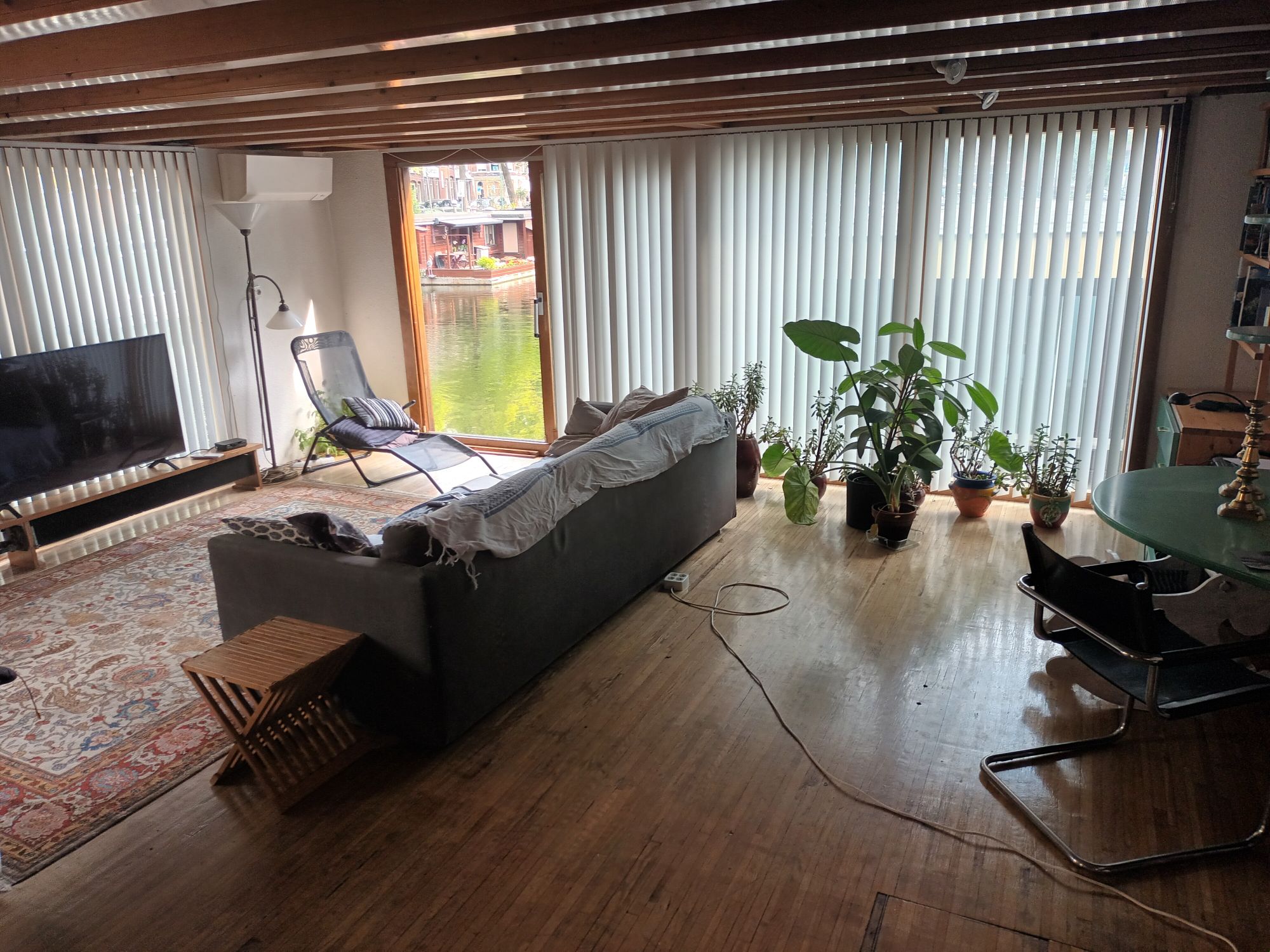 Grote woonboot met 2 slaapkamers in centrum — Amsterdam stay