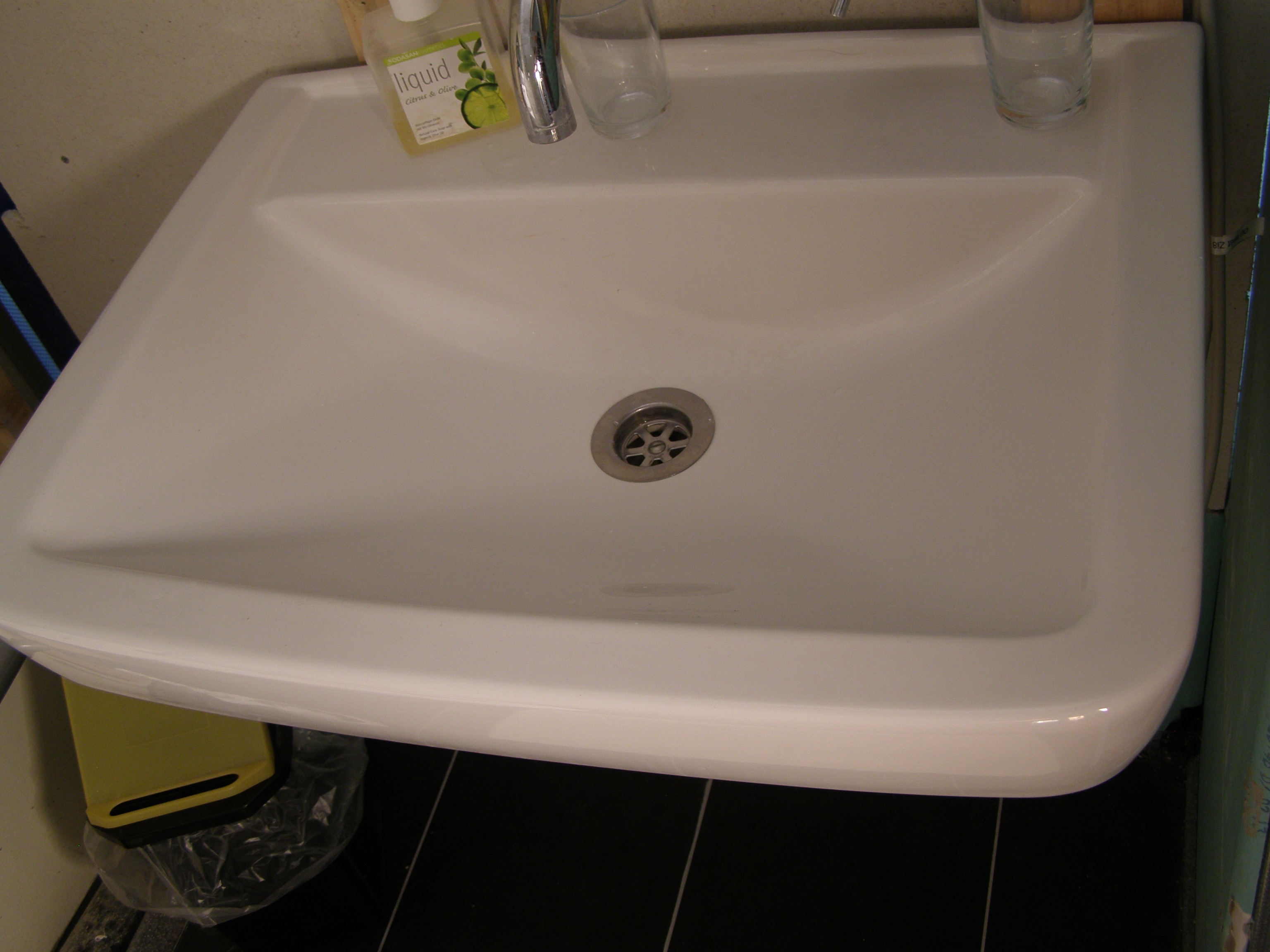 quiet guest room (3) near ice station Houses for Rent in Kassel