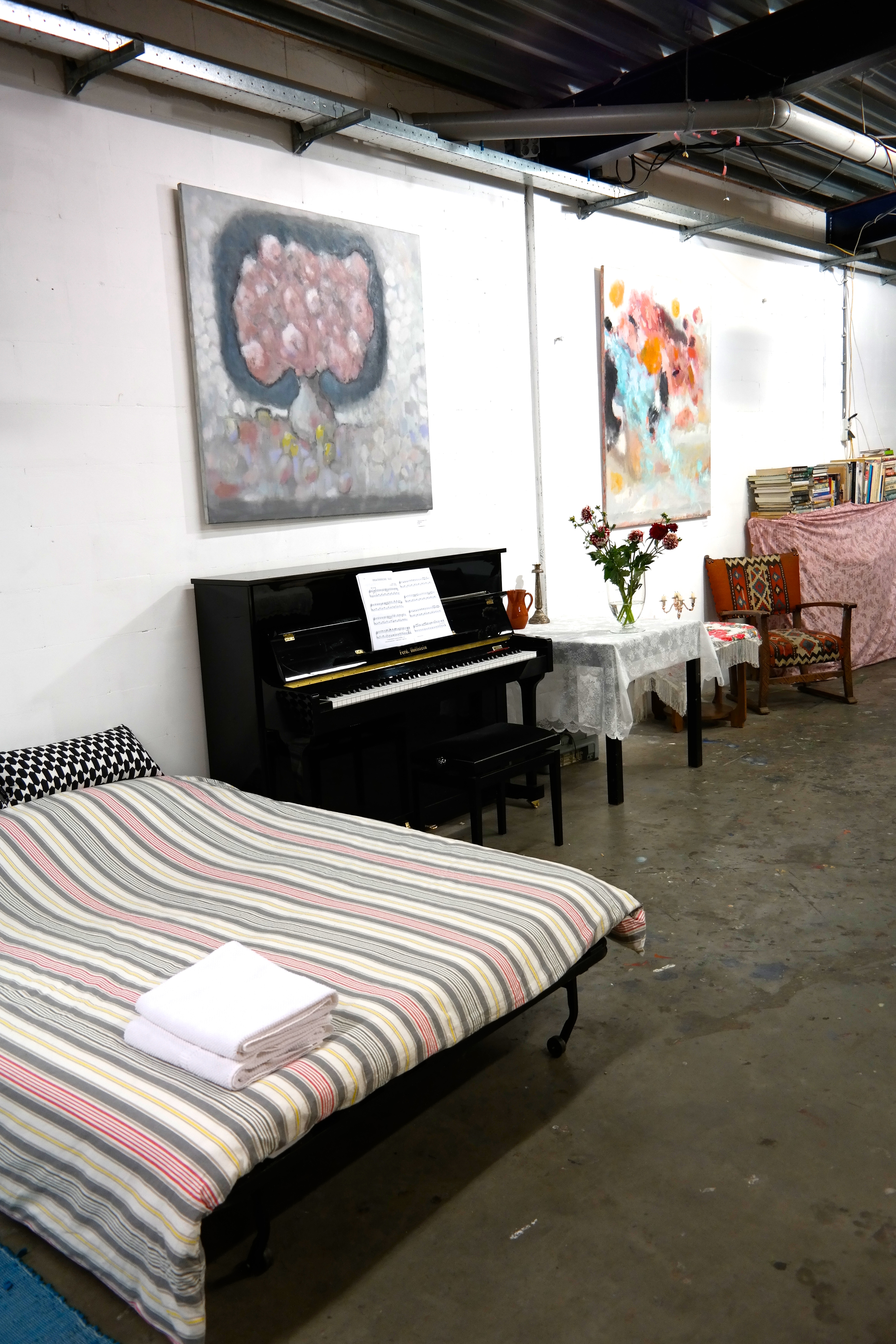 Spacious artistic studio (100m2) no smoking. — Amsterdam stay