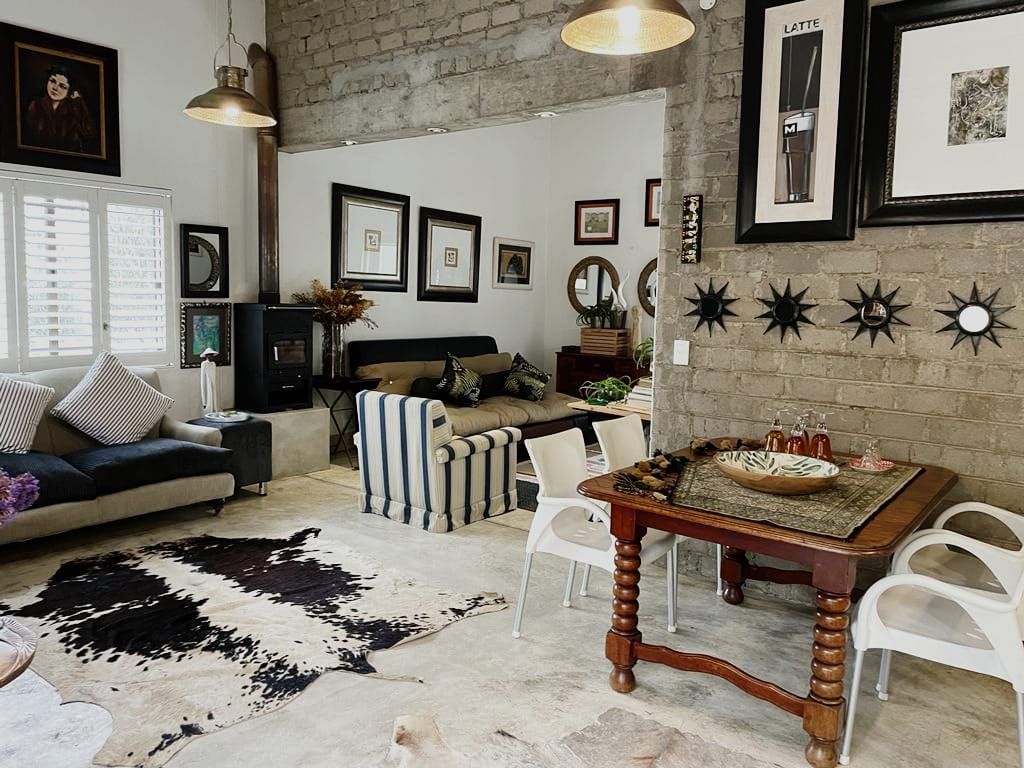 Bohemian
Cozy 1 Bedroom apartment with Fireplace