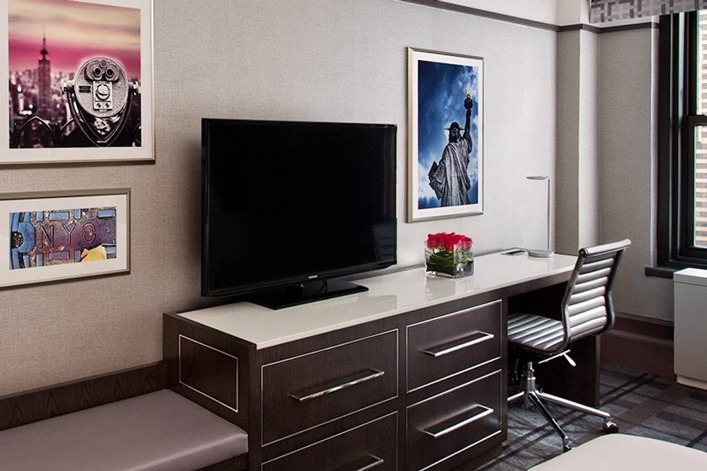 2 Beds close to Central Park