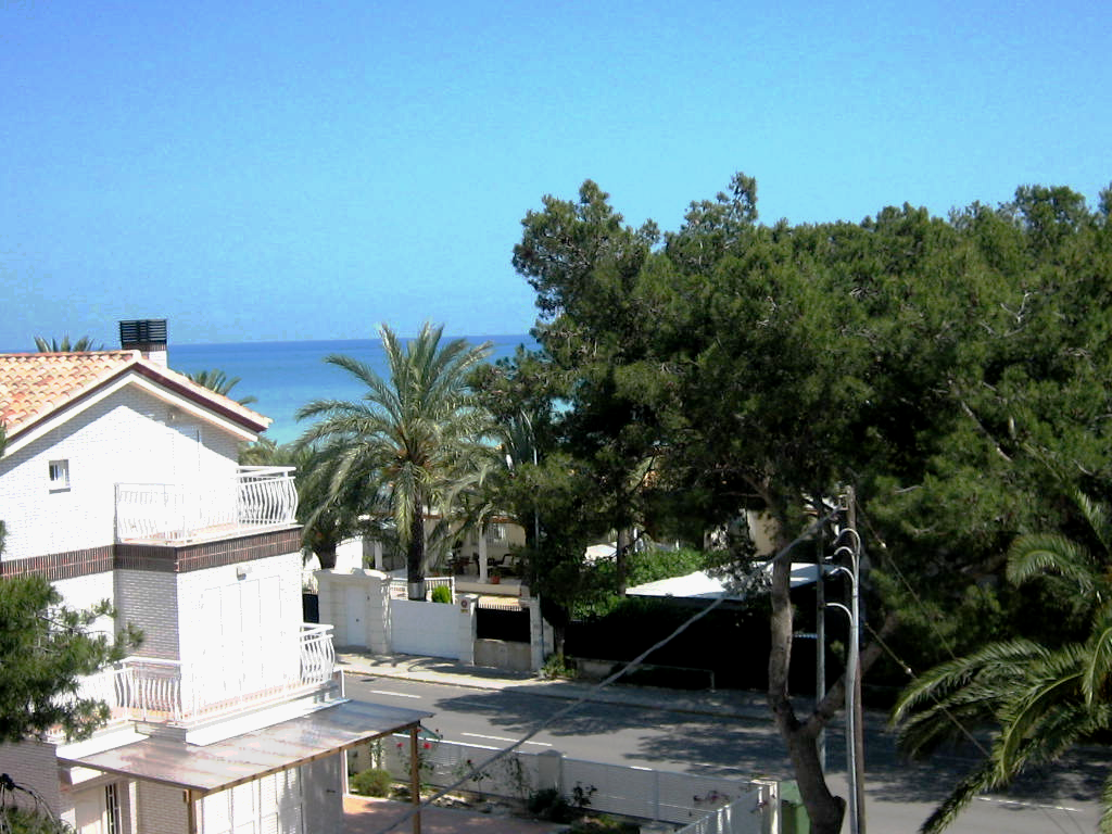 Beachfront.
Candle School Area.