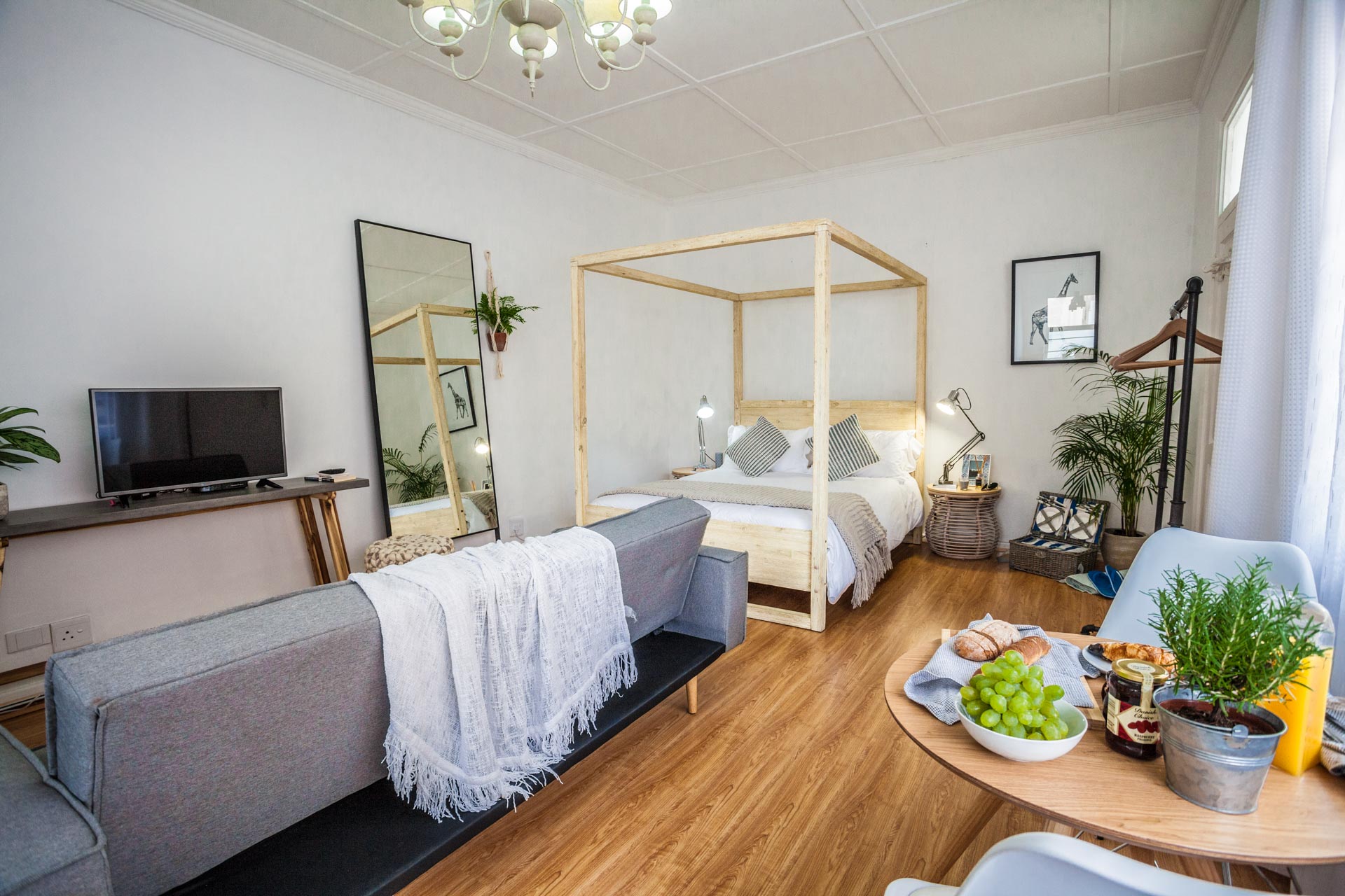Bright Studio In Central Location