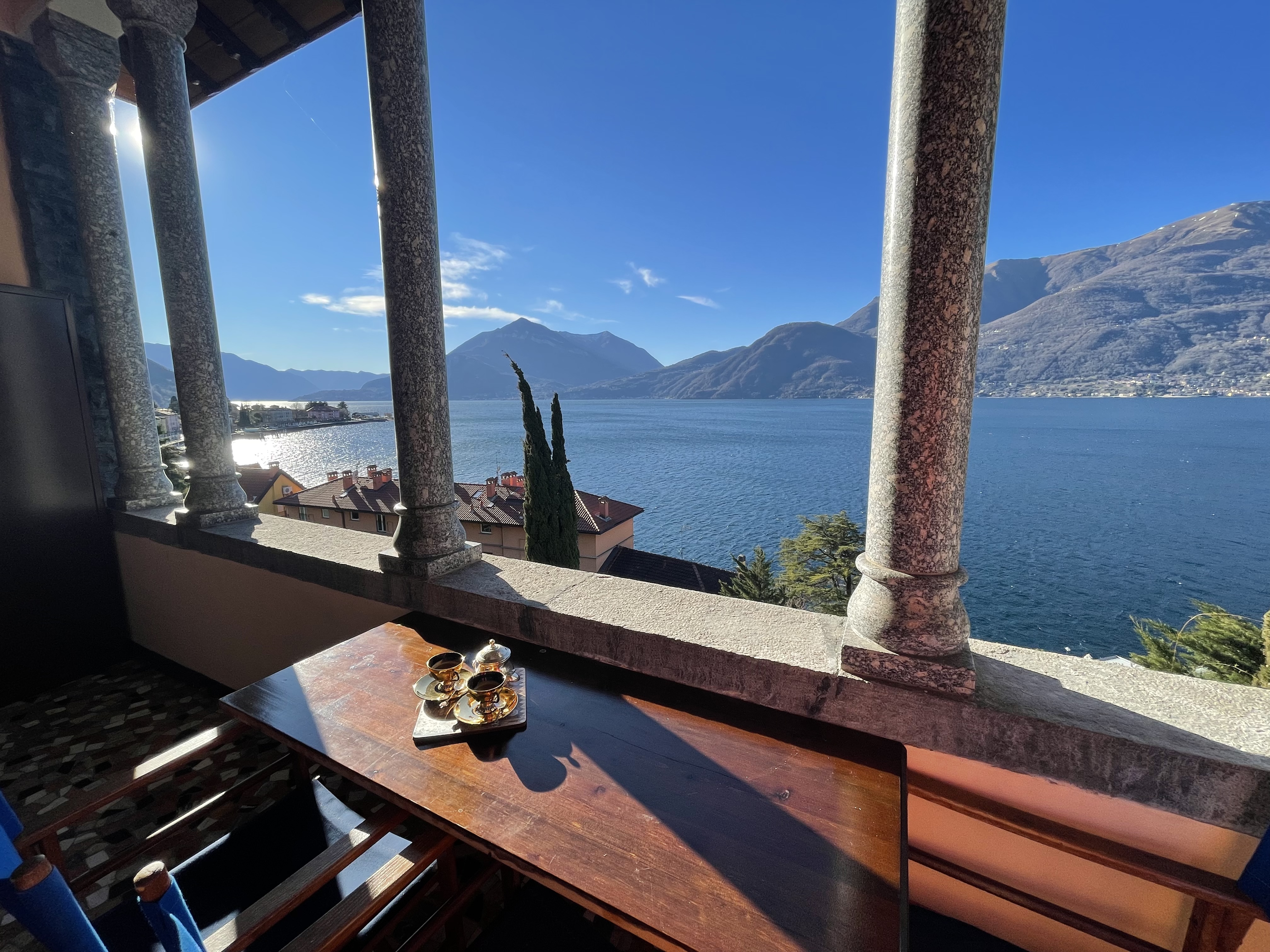 SUITECASTLELAKEVIEW 1