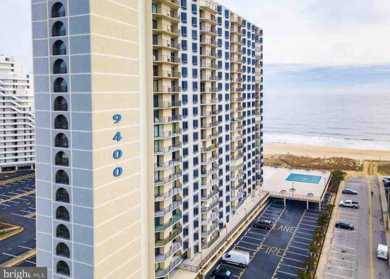 Everything Under The Ocean&Bay Views! Apartments for