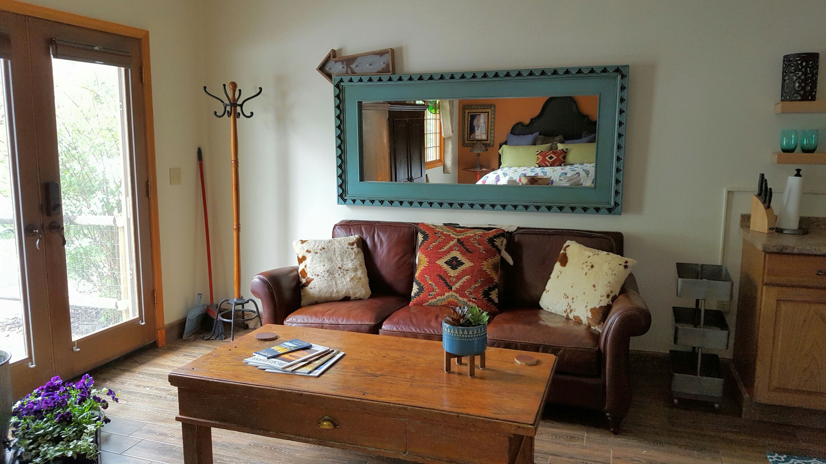 Cozy Aspen Grove efficiency suite. Bright and sexy in Bozeman, Bozeman