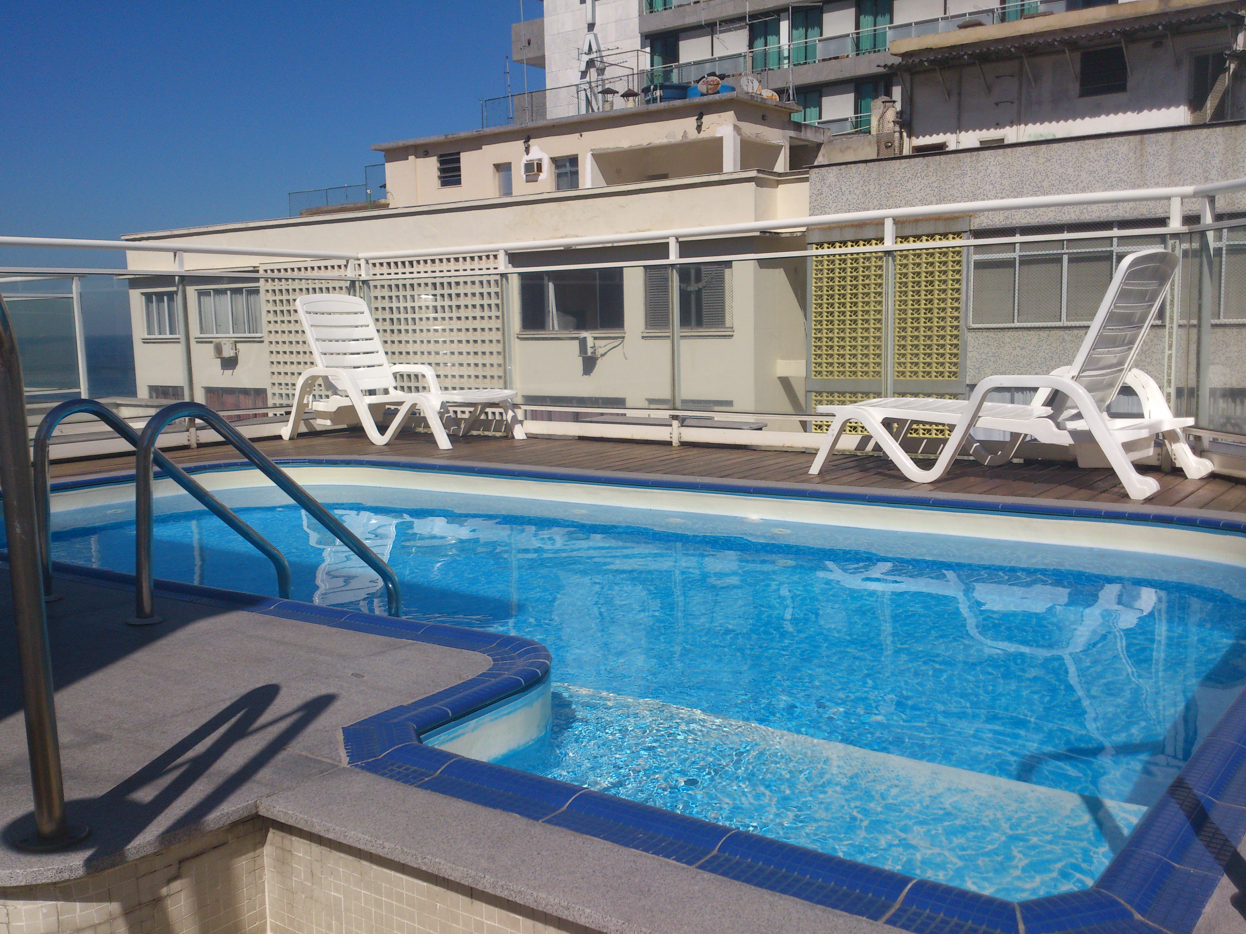 SUPER COZY FLAT ONE BLOCK FROM The BEACH