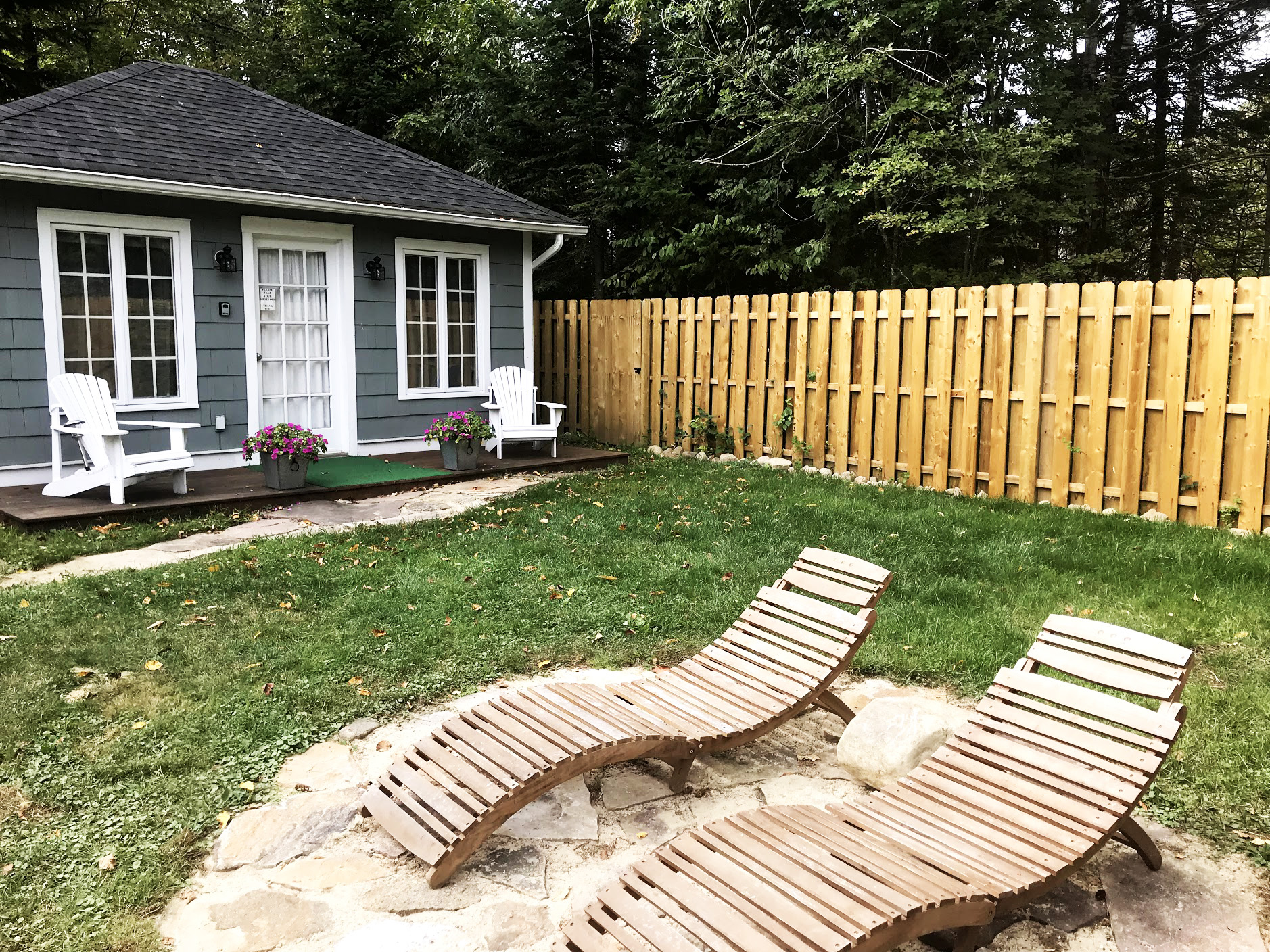 GOCottage ★ Mt. Serenity ★ Privacy ★ Yard Cottages for Rent in Lake