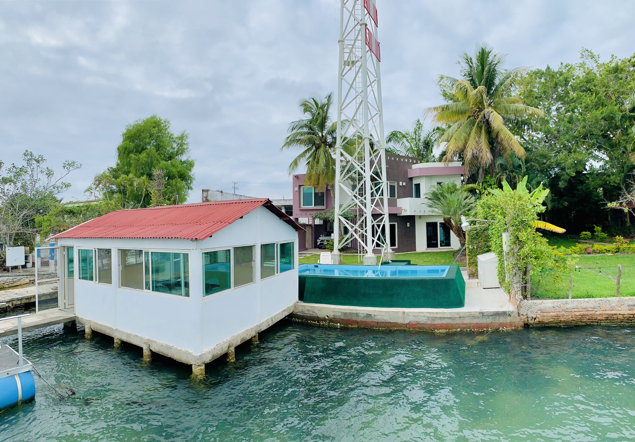 Casa a la orilla del rio con alberca y muelle! Casas en renta en