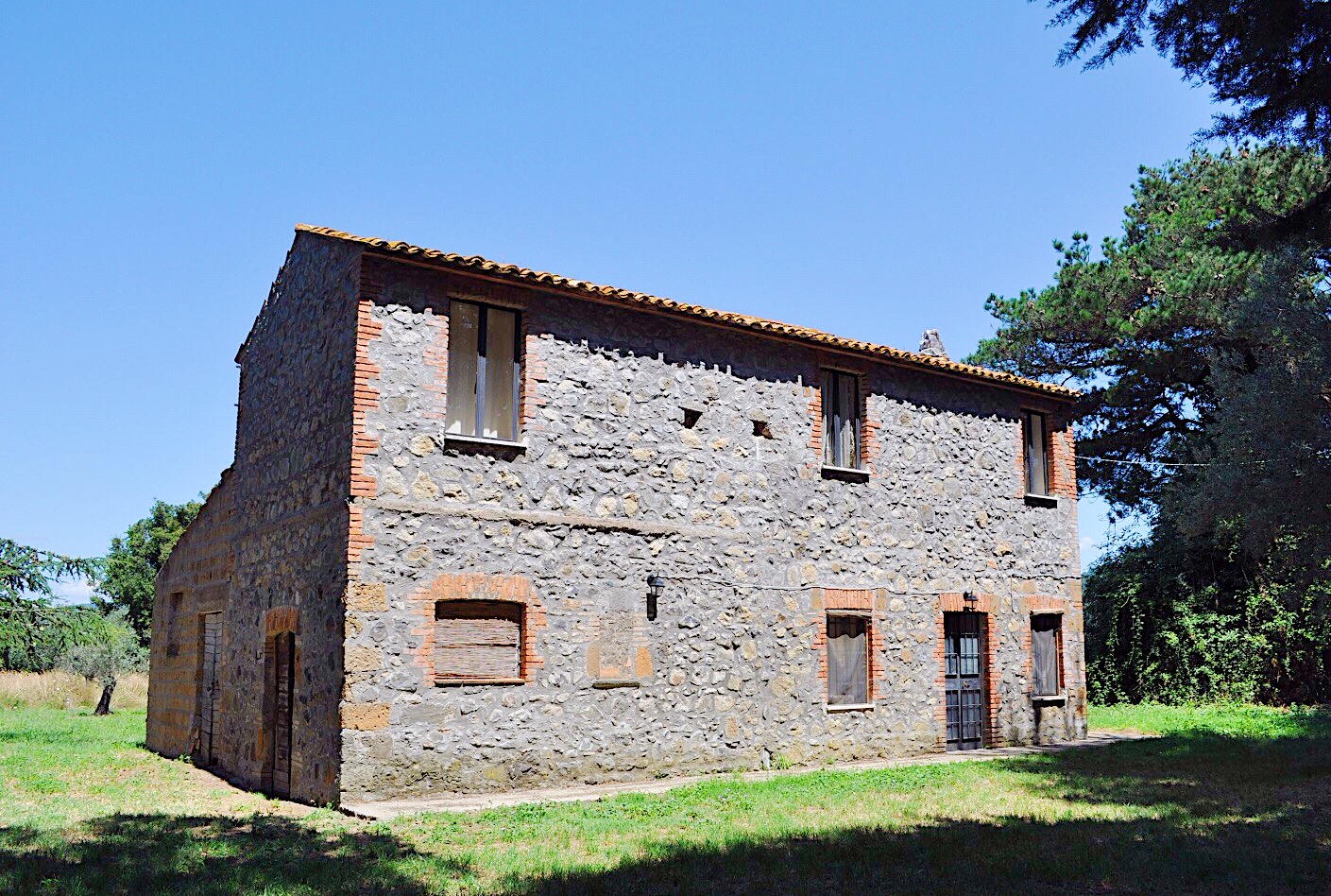 Farmhouse with private beach