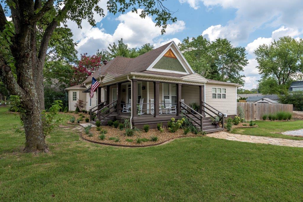 Fifth & "A", intersection of Old & New Bentonville Houses for Rent in