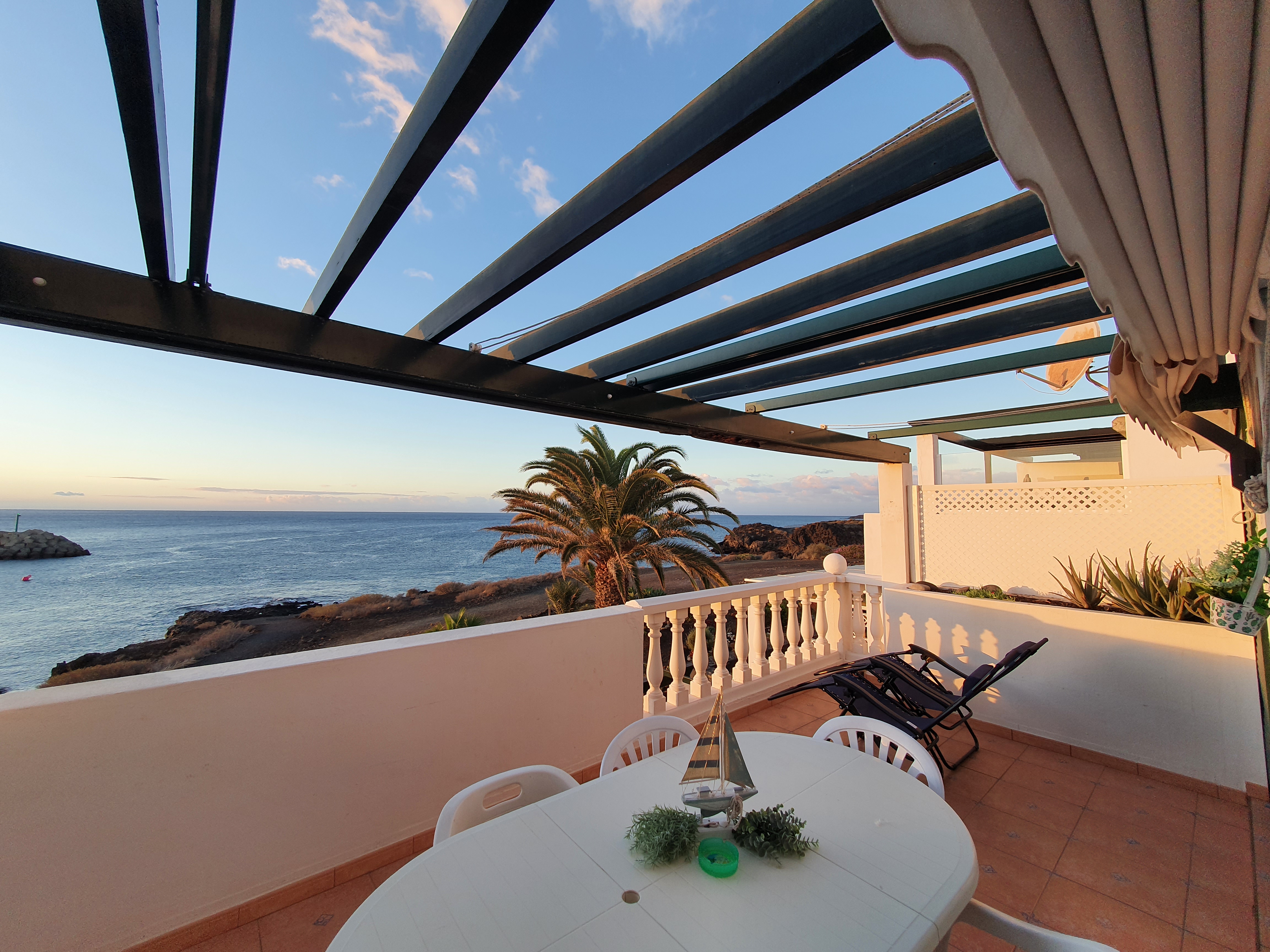 Two bedrooms Sea front apartment in Amarilla Golf