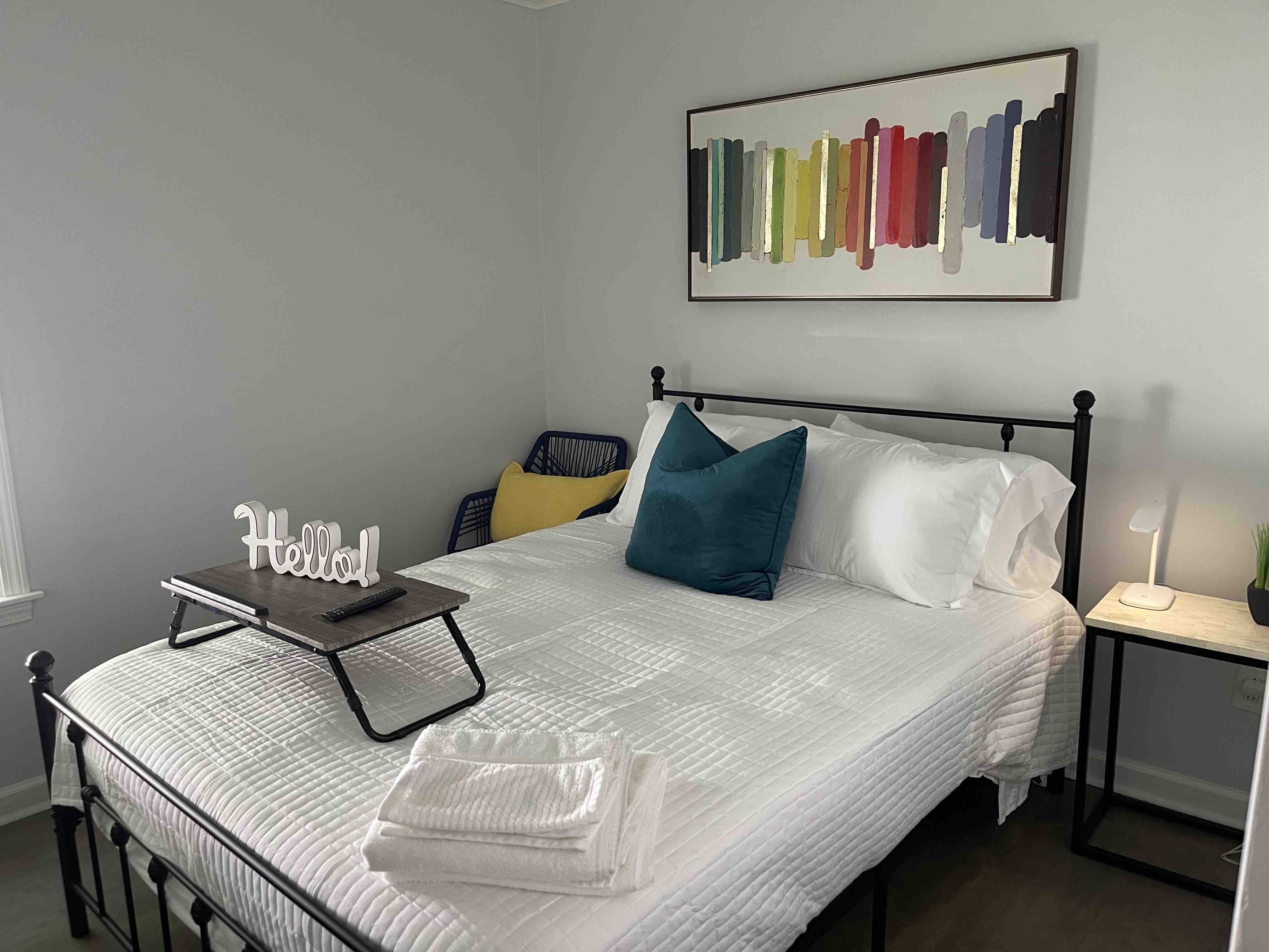 New Decor! Cozy Modern Renovated Private Suite!