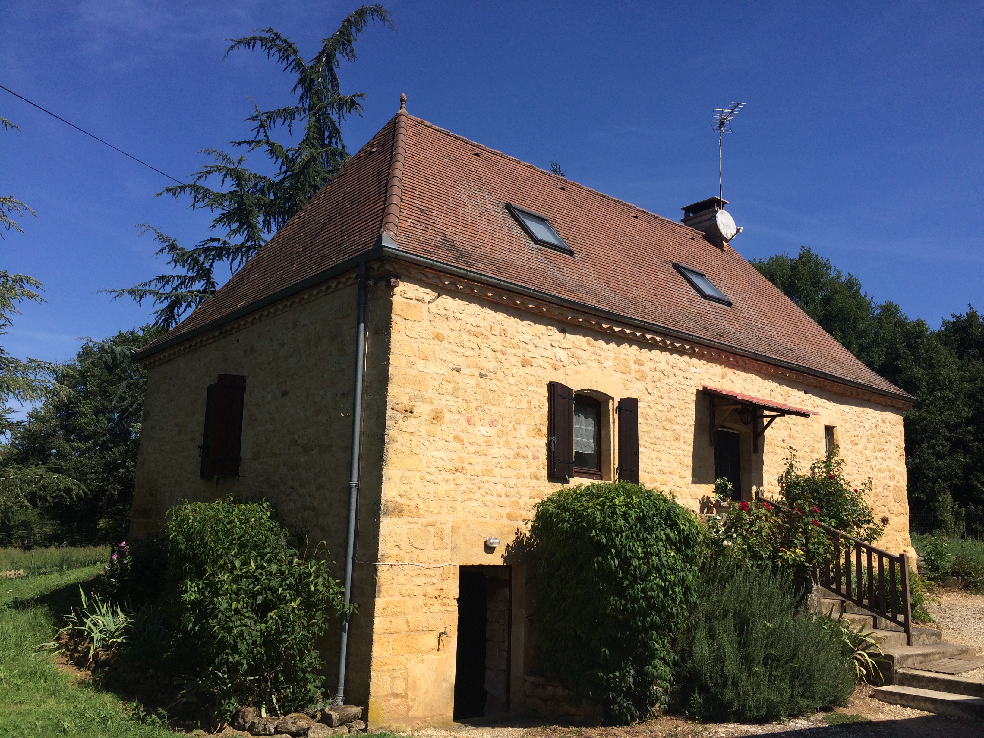 Fully available country house