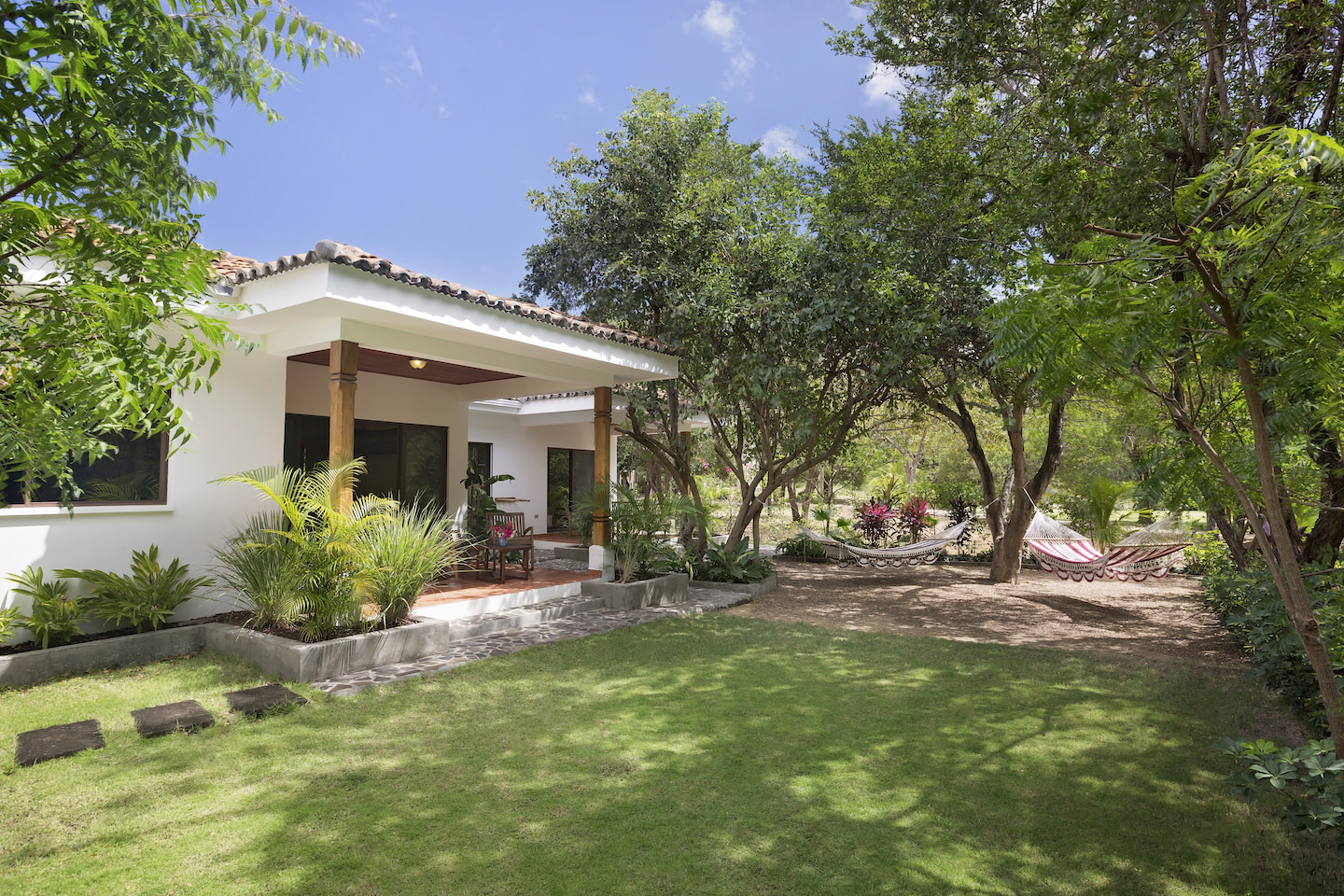 Casita de Sol, just one row back from beach front!