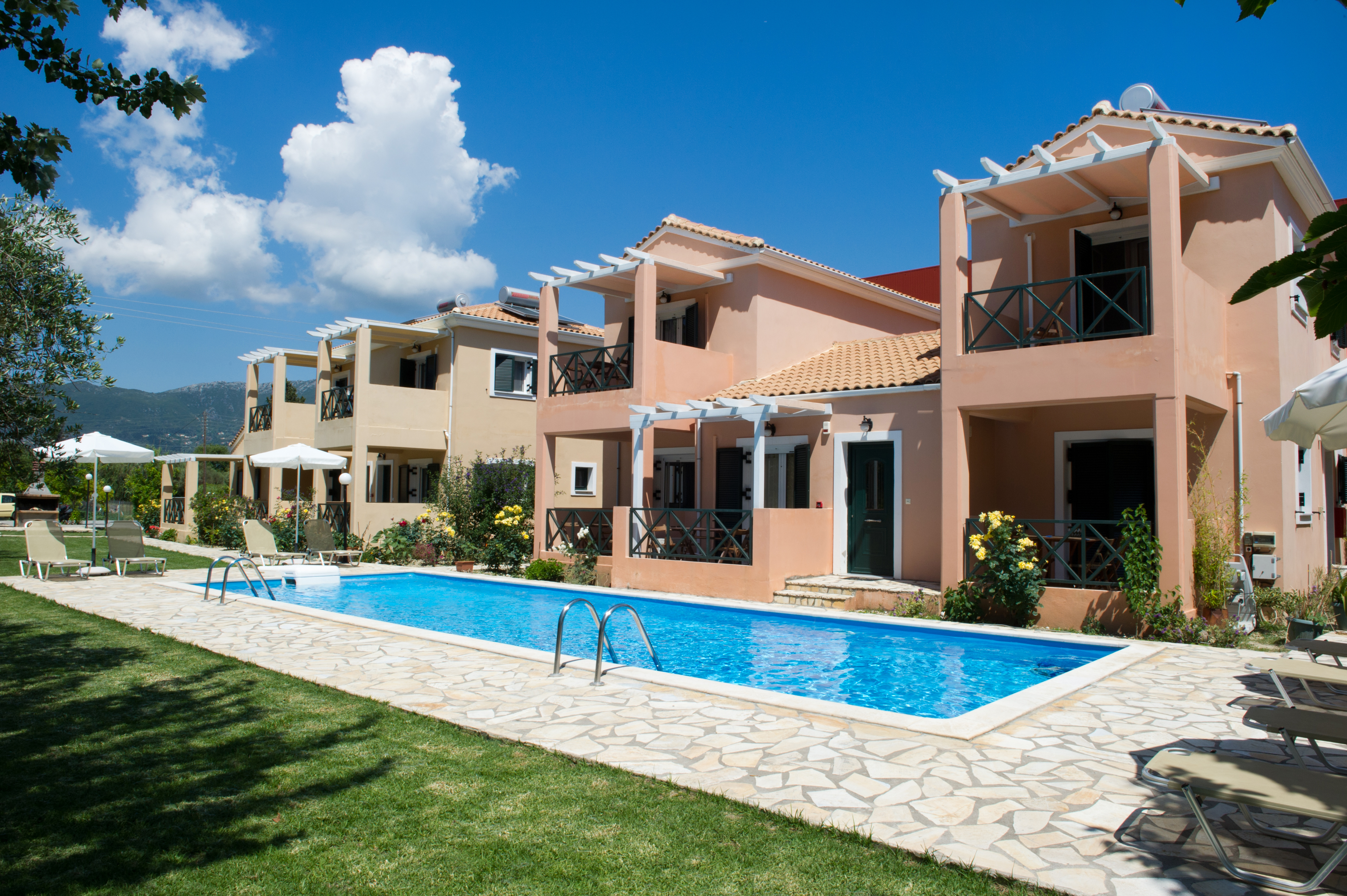 Heliotropia Houses