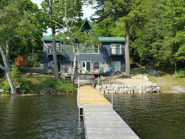**4 Bedroom Waterfront Cottage on Kushog Lake**